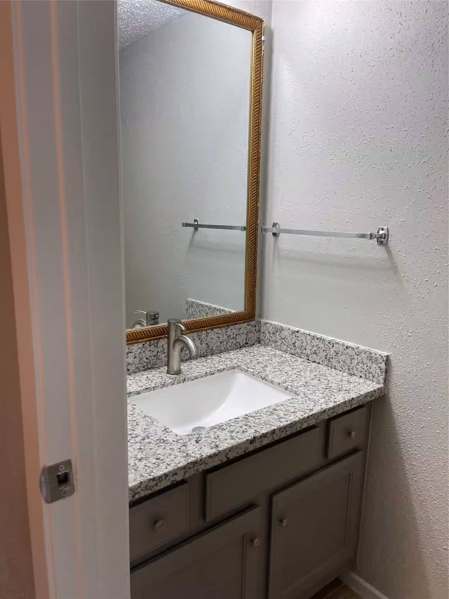 Photo 4 of 15627 Weldon Drive, Houston, TX