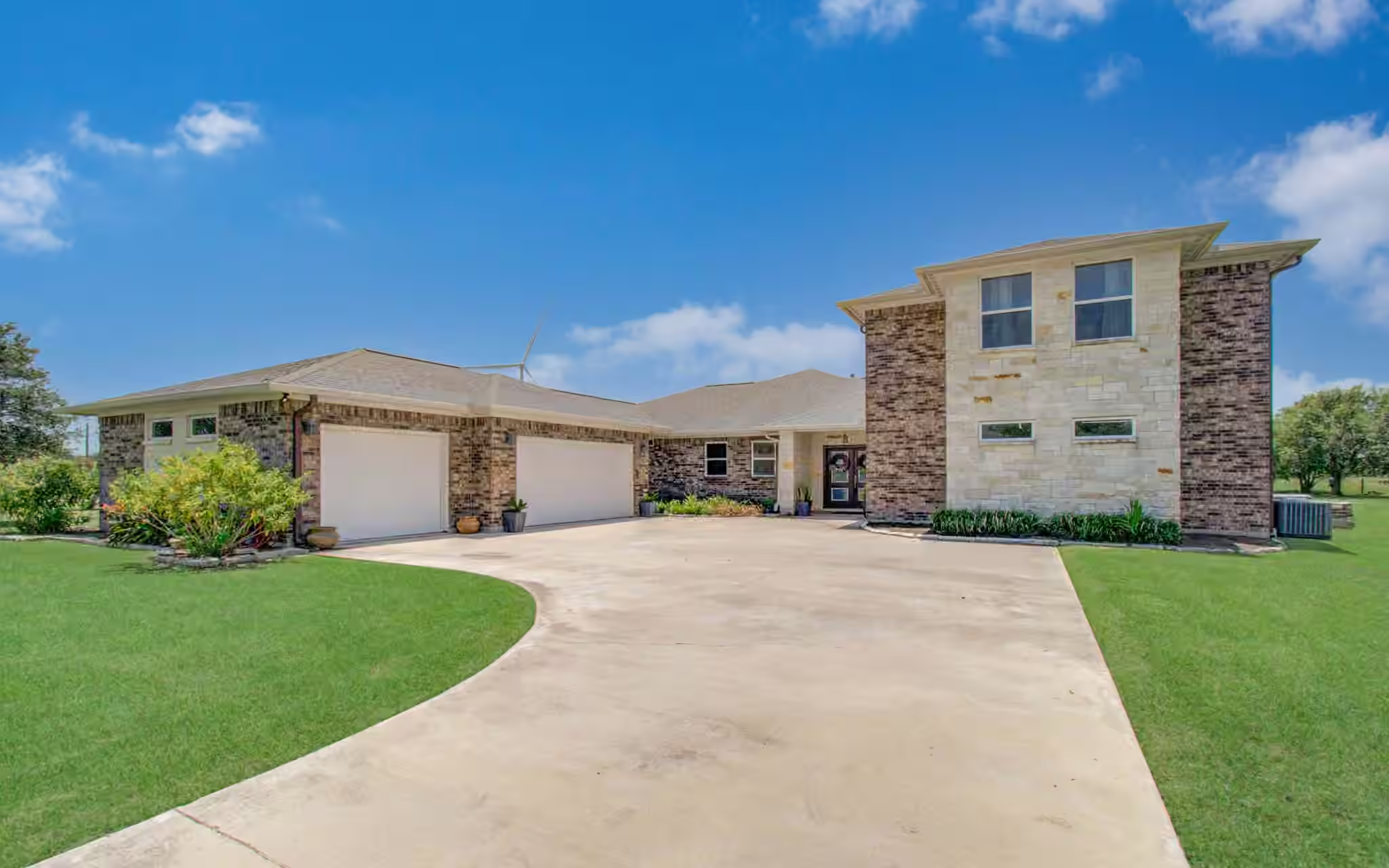 Photo of 153 County Road 397, Bay City, TX 77414