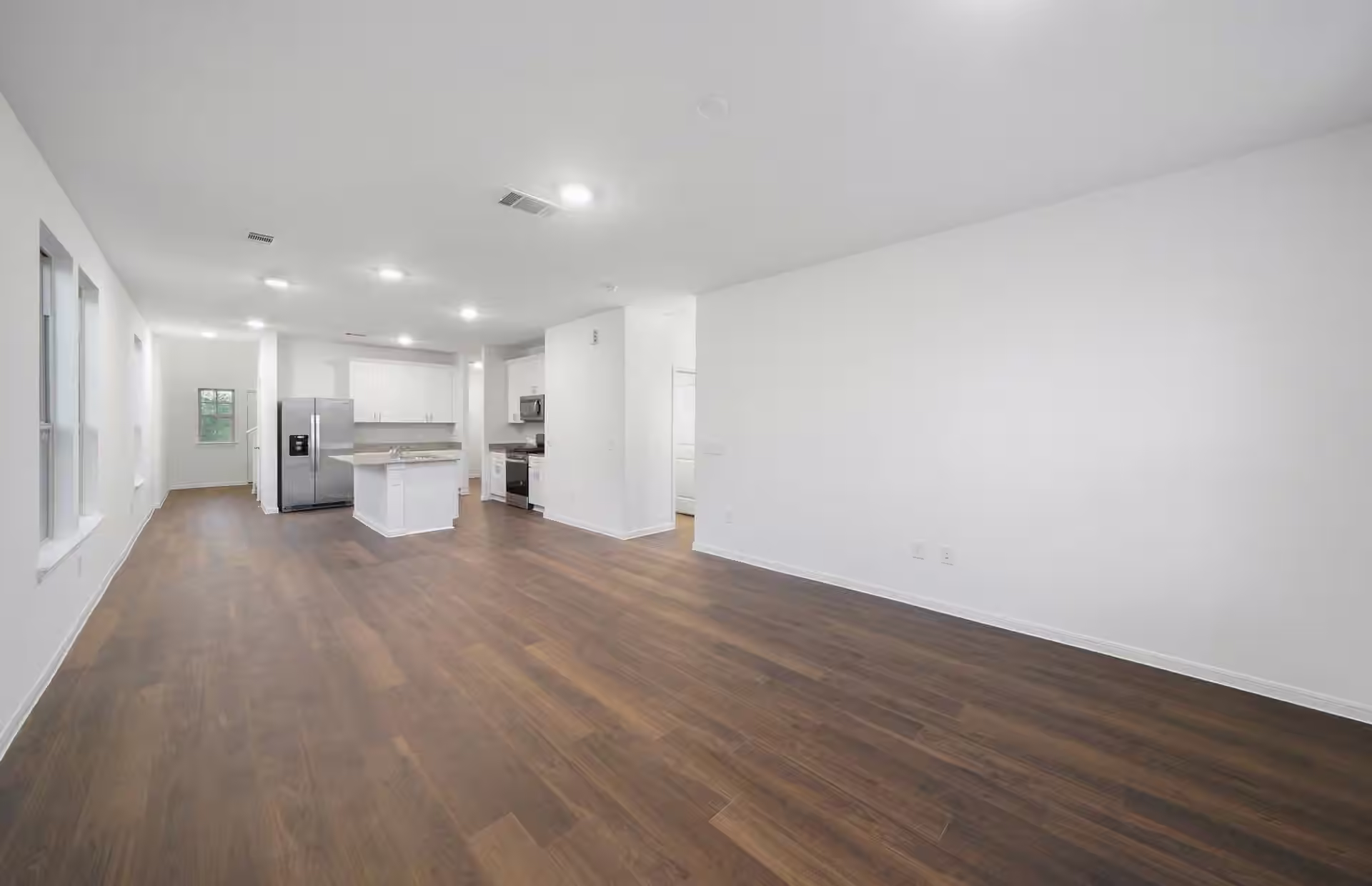 Photo 5 of 207 Olympic Harbor Drive, Crosby, TX