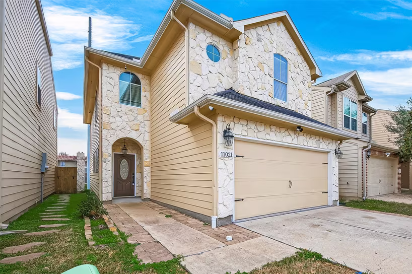 Photo 3 of 11021 Panther Court, Houston, TX
