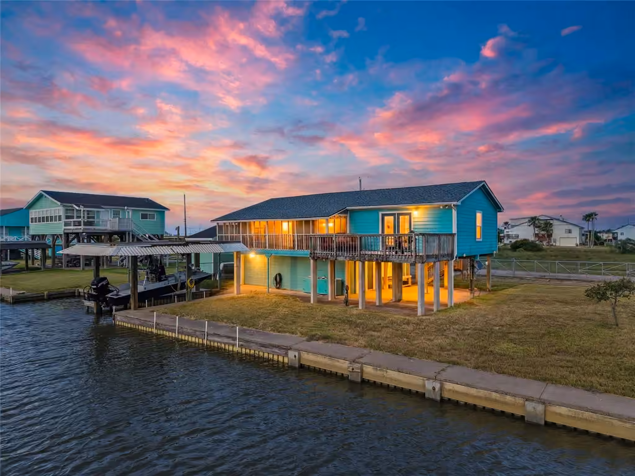 Photo of 7108 E Hunter Drive, Hitchcock, TX 77563