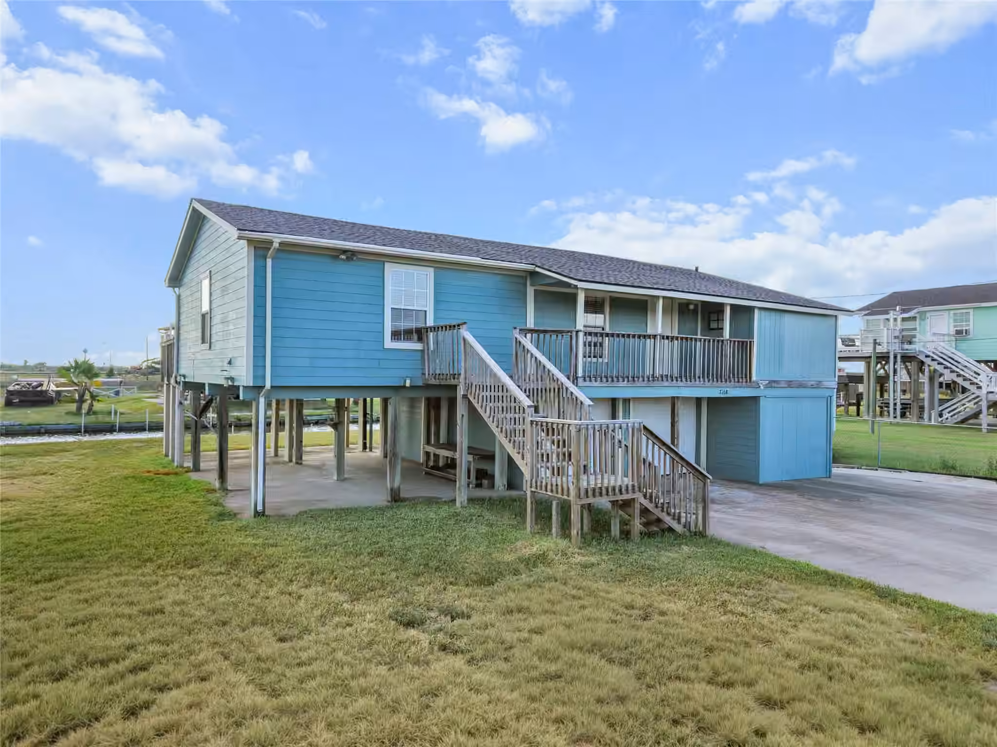 Photo 4 of 7108 E Hunter Drive, Hitchcock, TX