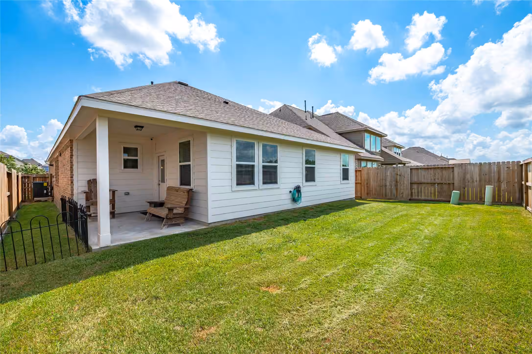 Photo 5 of 1849 Kenley Way, Alvin, TX