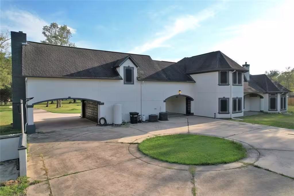 Photo 4 of 582 County Road 410, Dayton, TX