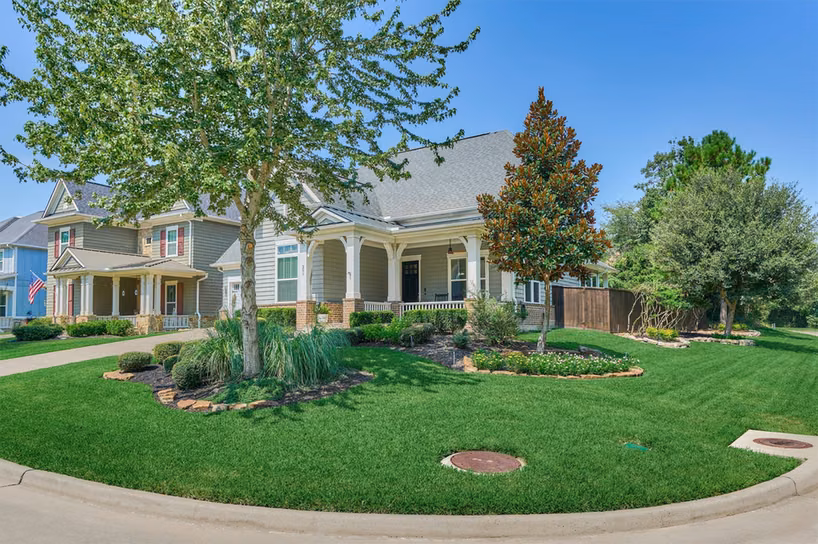 Photo 2 of 201 Cherry Oak Lane, Montgomery, TX