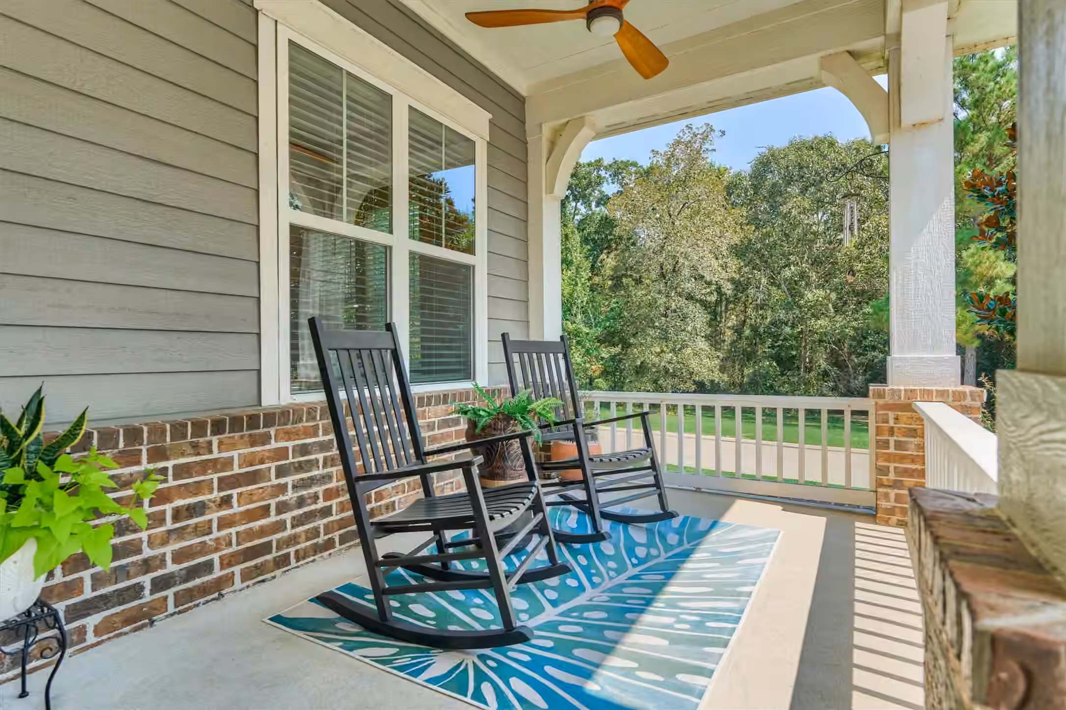 Photo 4 of 201 Cherry Oak Lane, Montgomery, TX