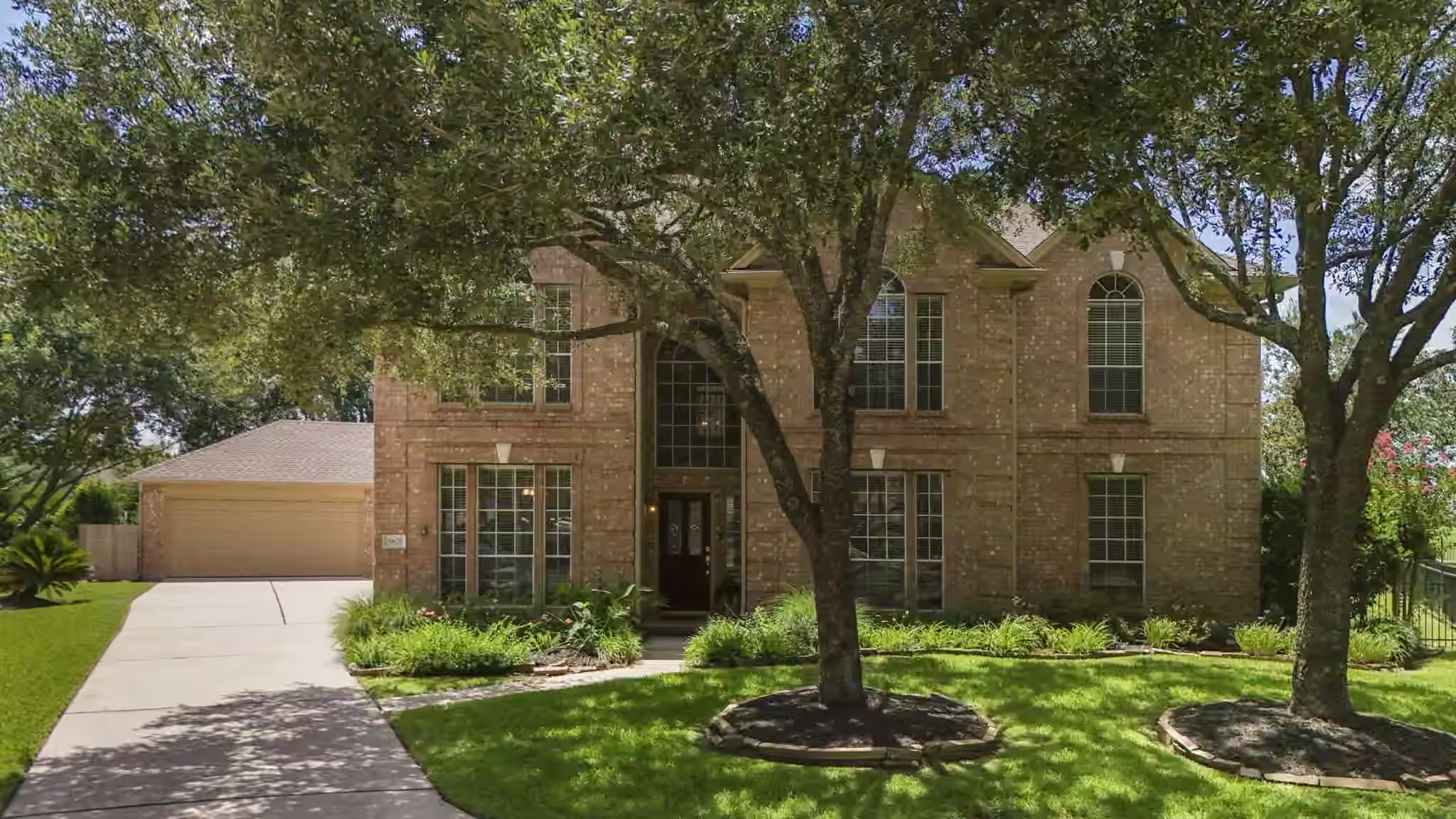 Photo 2 of 5807 Sequoia Trace Court, Spring, TX