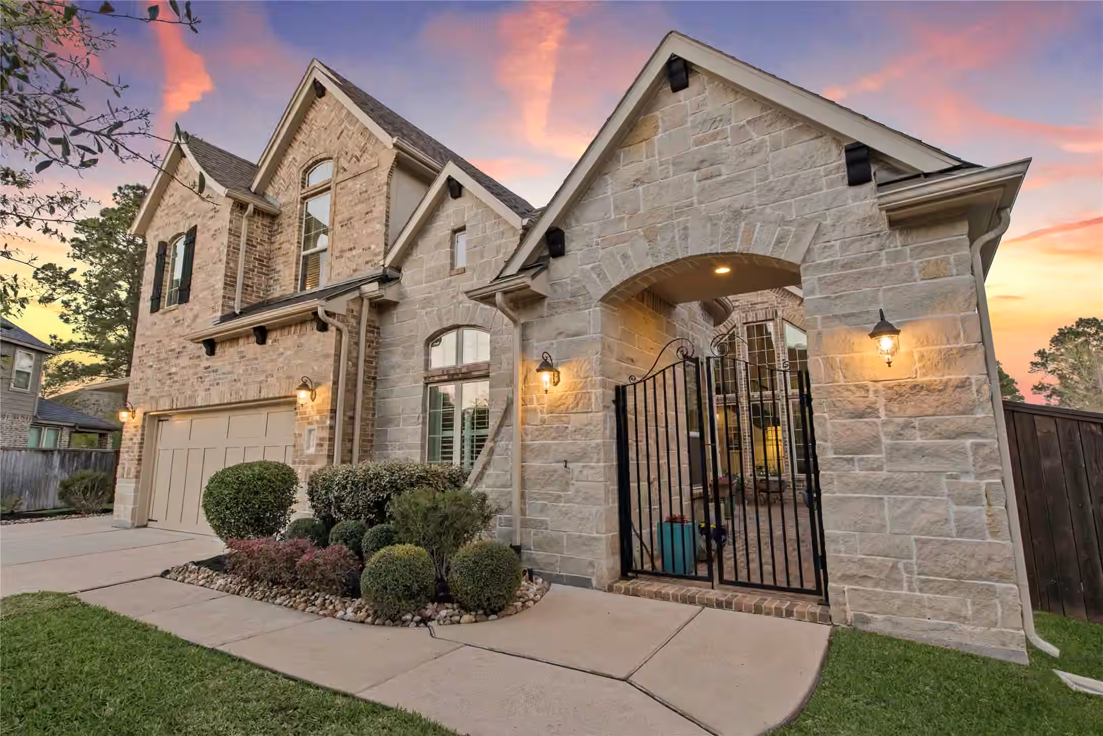 Photo 3 of 183 Wade Pointe Drive, Montgomery, TX