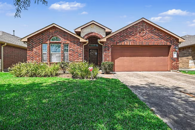 Photo 2 of 2930 Canadian Goose Lane, Baytown, TX
