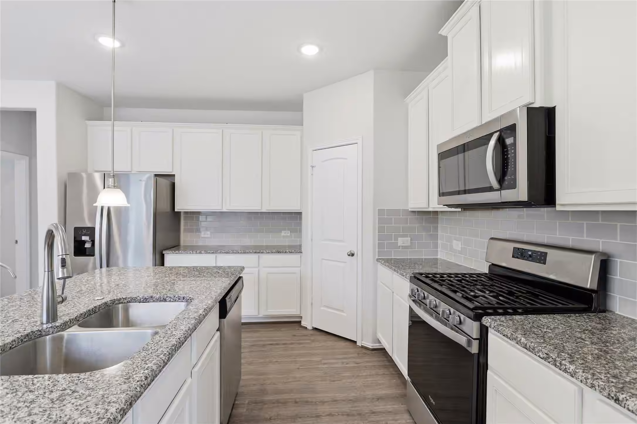 Photo 4 of 17706 White Lightning Way, Spring, TX