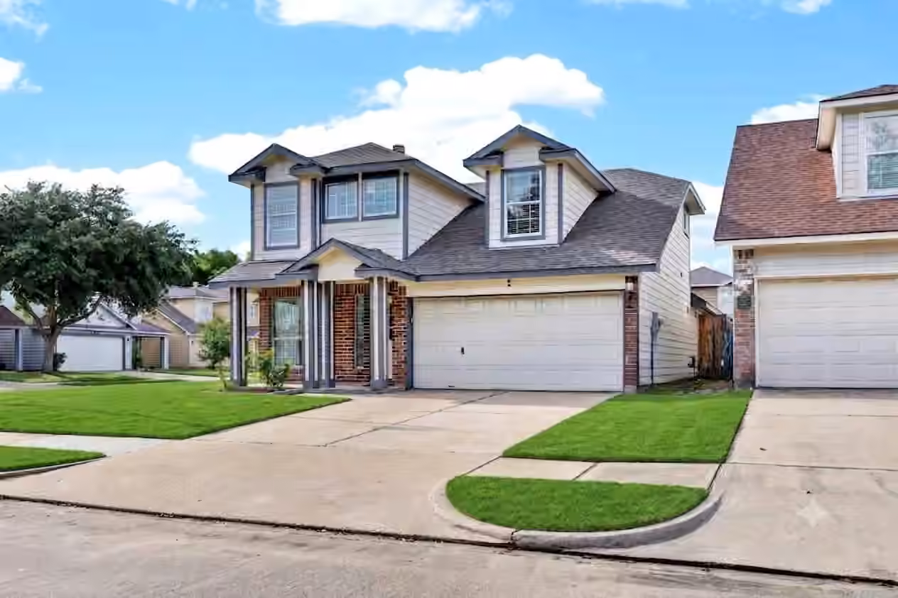Photo 3 of 15014 Middle Oaks Boulevard, Houston, TX