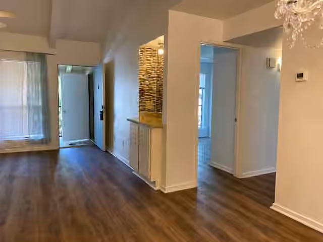 Photo 6 of 1100 Augusta Drive 46, Houston, TX