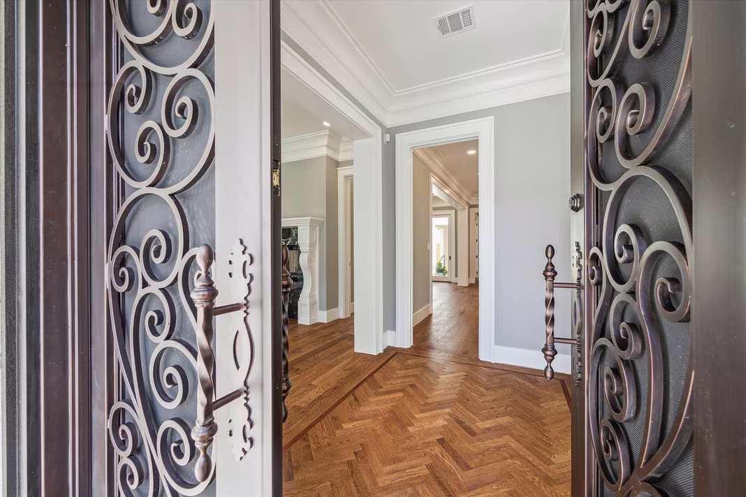 Photo 3 of 2216 Tangley Street, Houston, TX