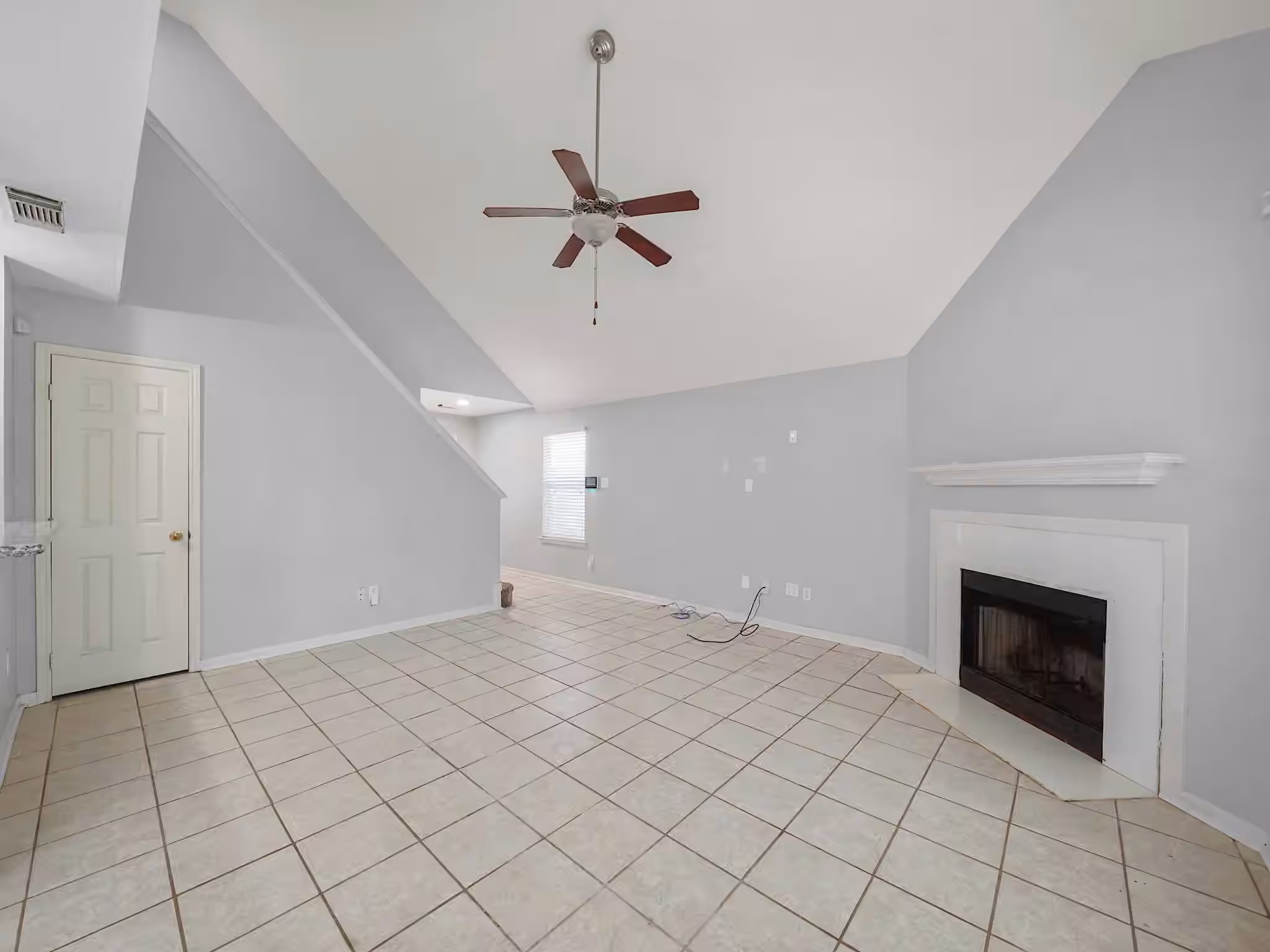 Photo 4 of 7620 Goudin Drive, Houston, TX