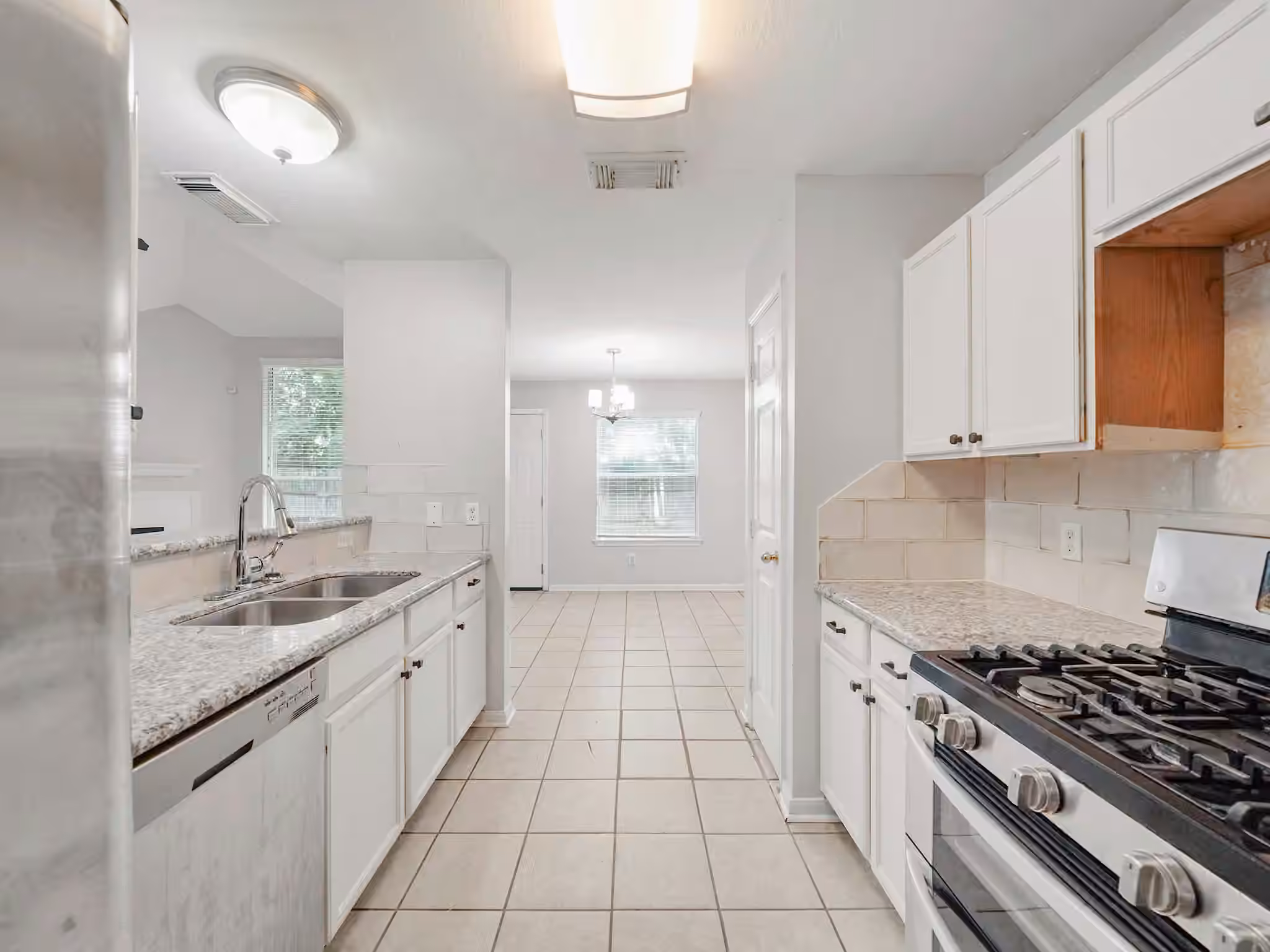 Photo 7 of 7620 Goudin Drive, Houston, TX