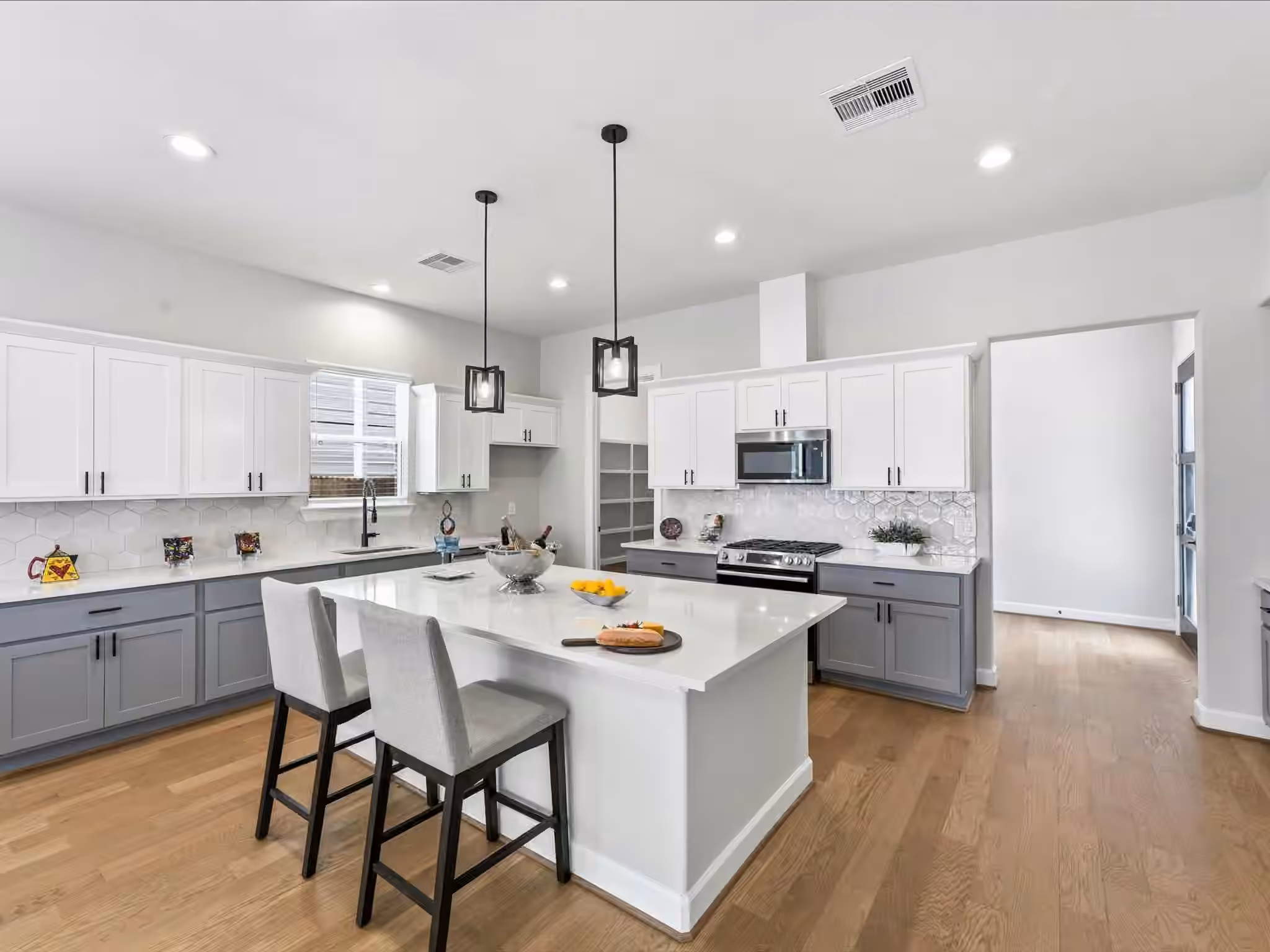 Photo of 7208 Shadyvilla Lane, Houston, TX 77055