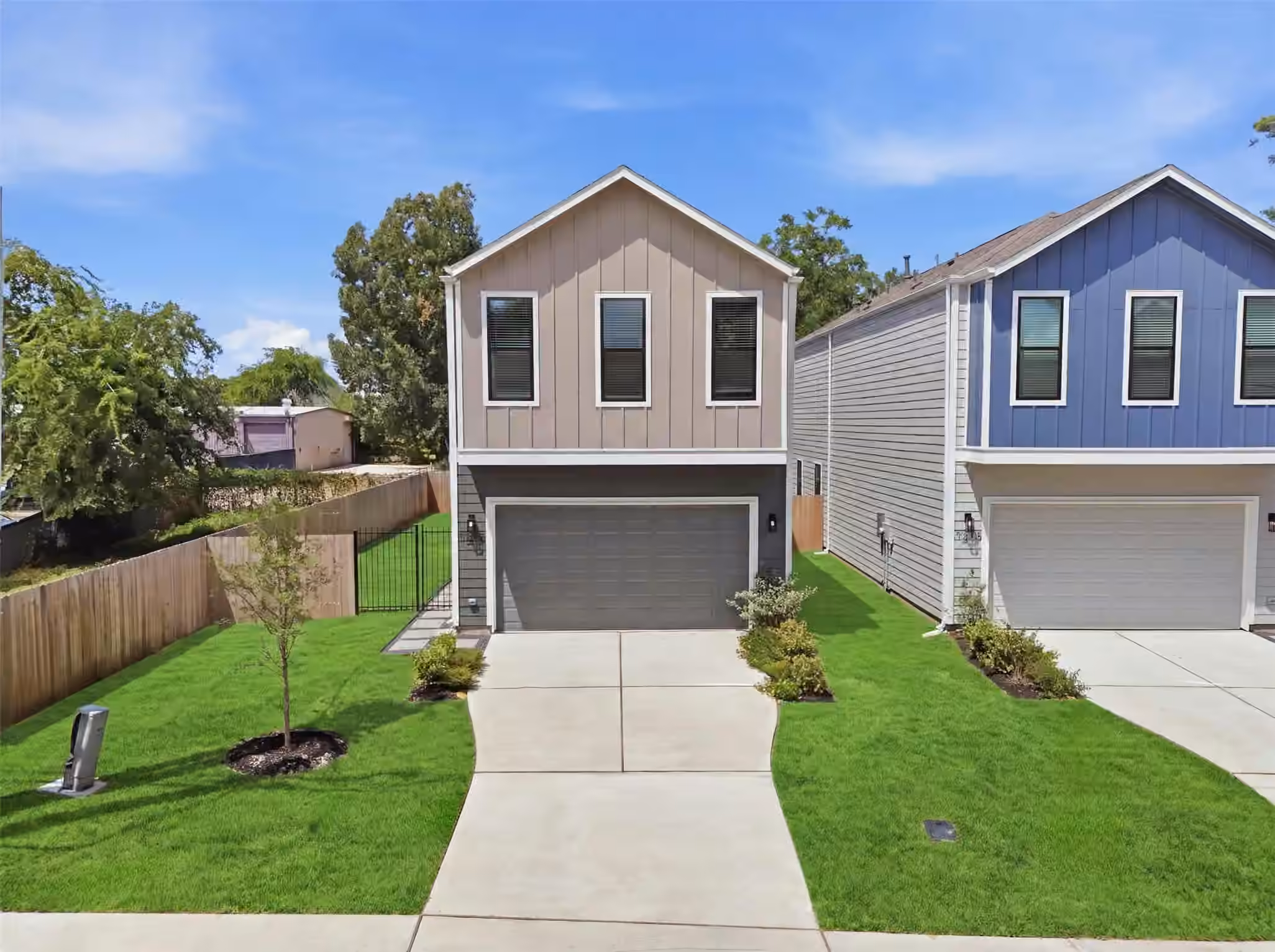 Photo 2 of 7208 Shadyvilla Lane, Houston, TX
