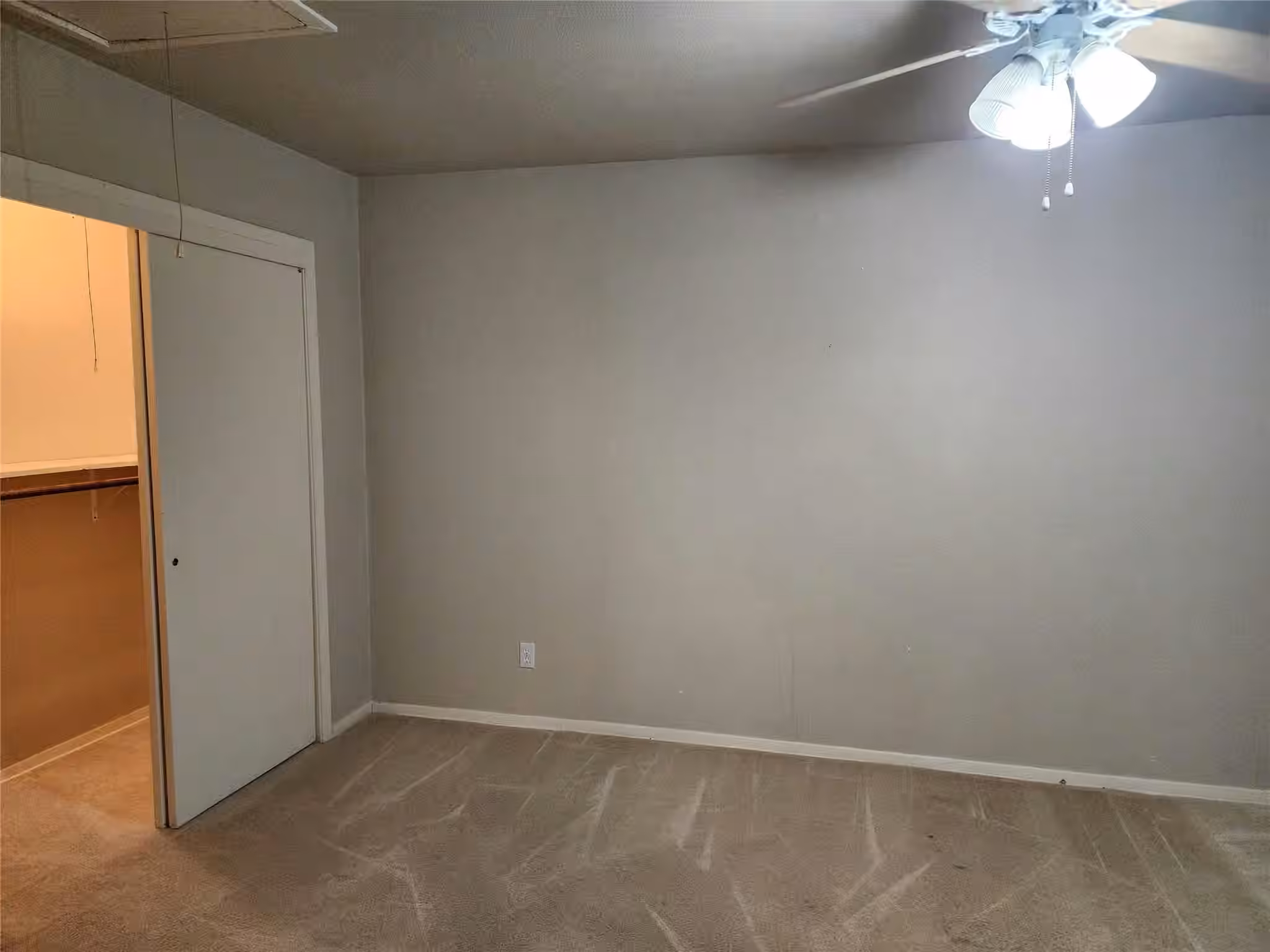 Photo 5 of 407 Avenue C, Markham, TX