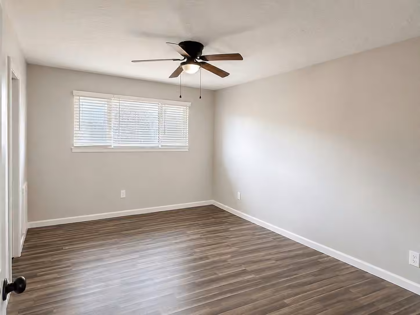 Photo 5 of 15950 Chimney Rock Road, Missouri City, TX