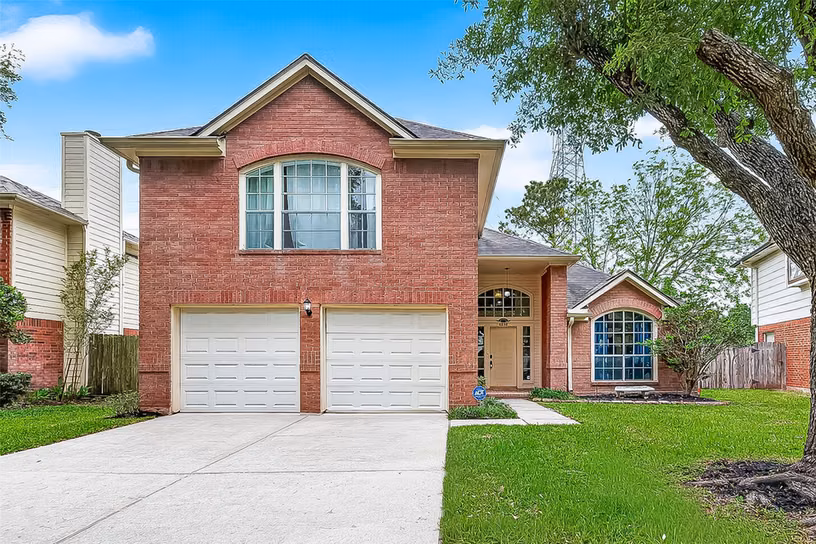 Photo 3 of 4210 W Meadows Drive, Sugar Land, TX