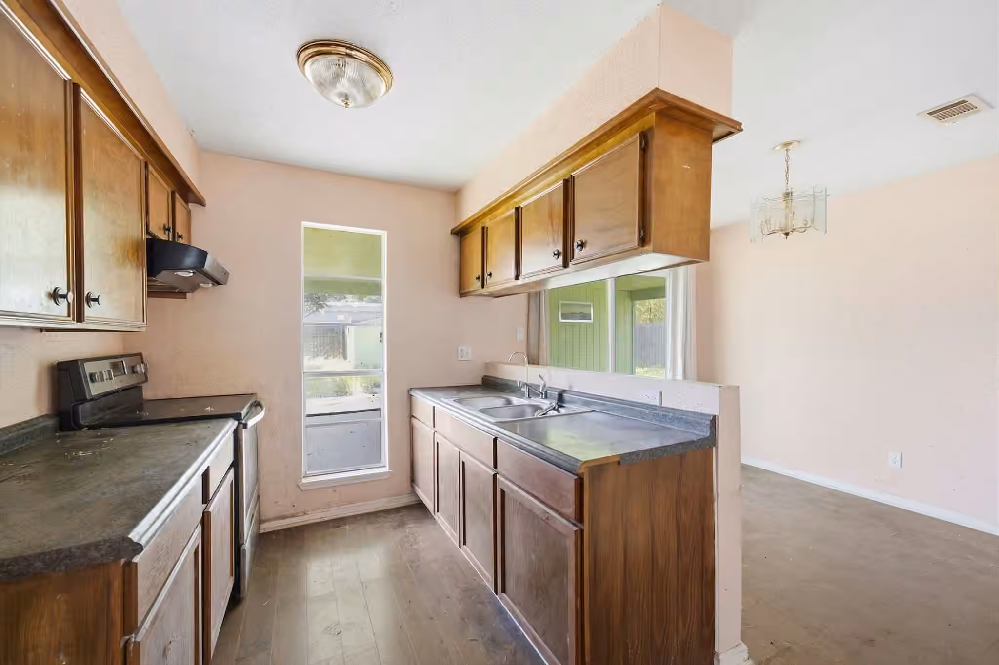 Photo 5 of 4826 27th Street, Dickinson, TX