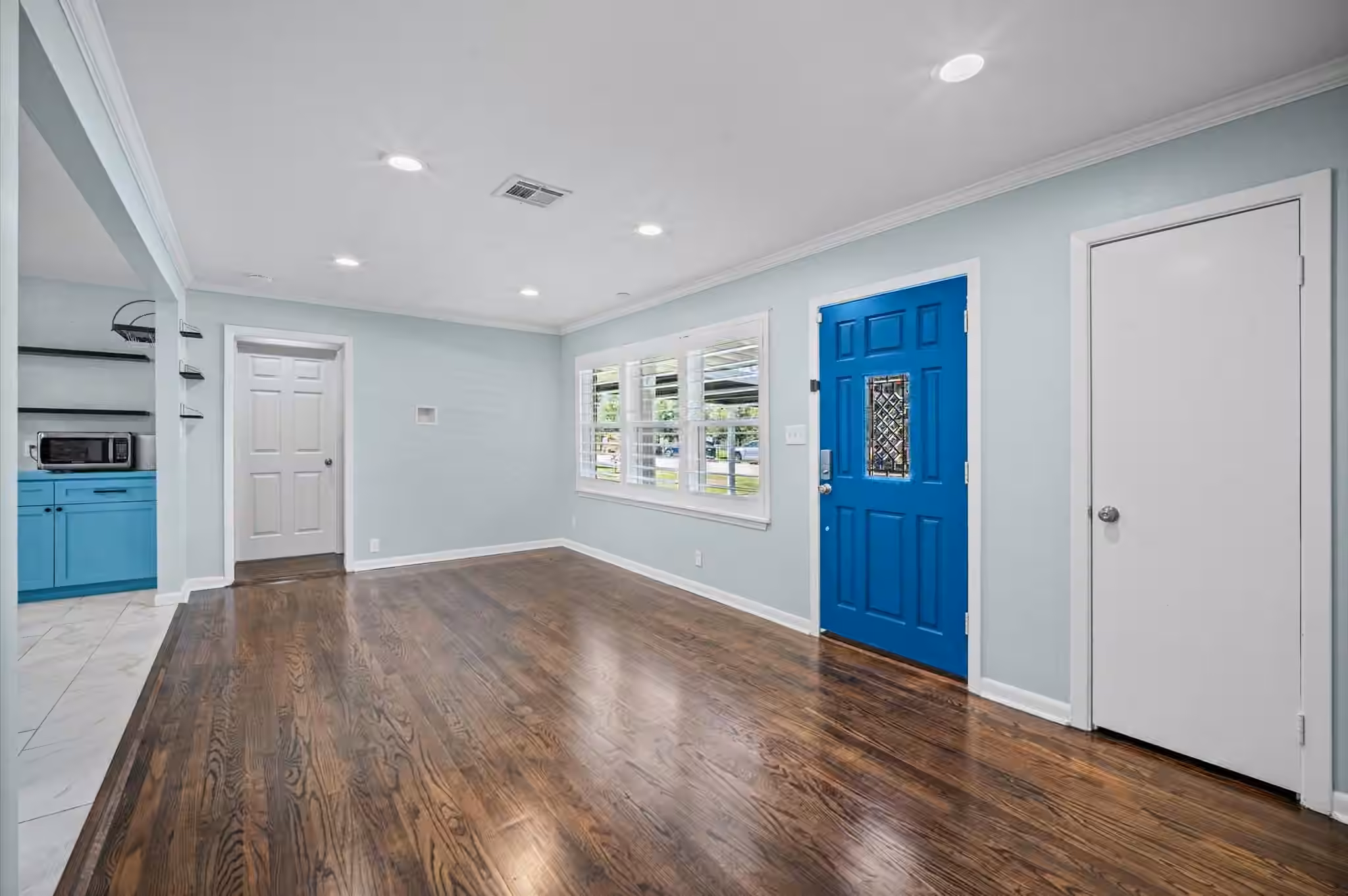 Photo 5 of 4717 Chrystell Lane, Houston, TX