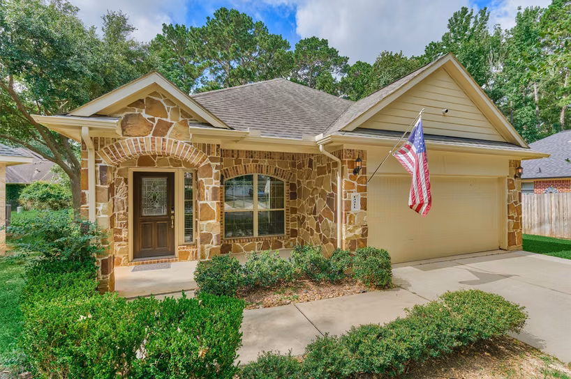 Photo of 13211 Salem Circle, Montgomery, TX 77356