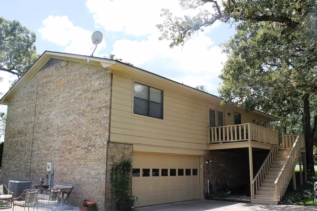 Photo 7 of 214 Briarwood Drive, Bellville, TX