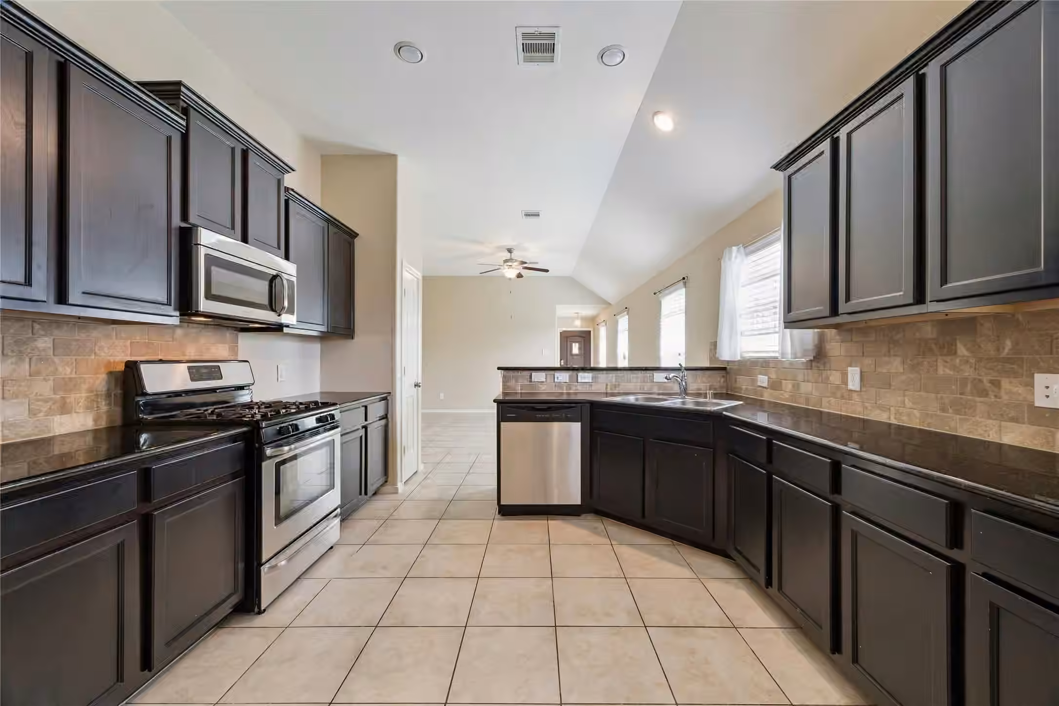Photo 5 of 3426 Bainbridge Hill Lane, Houston, TX