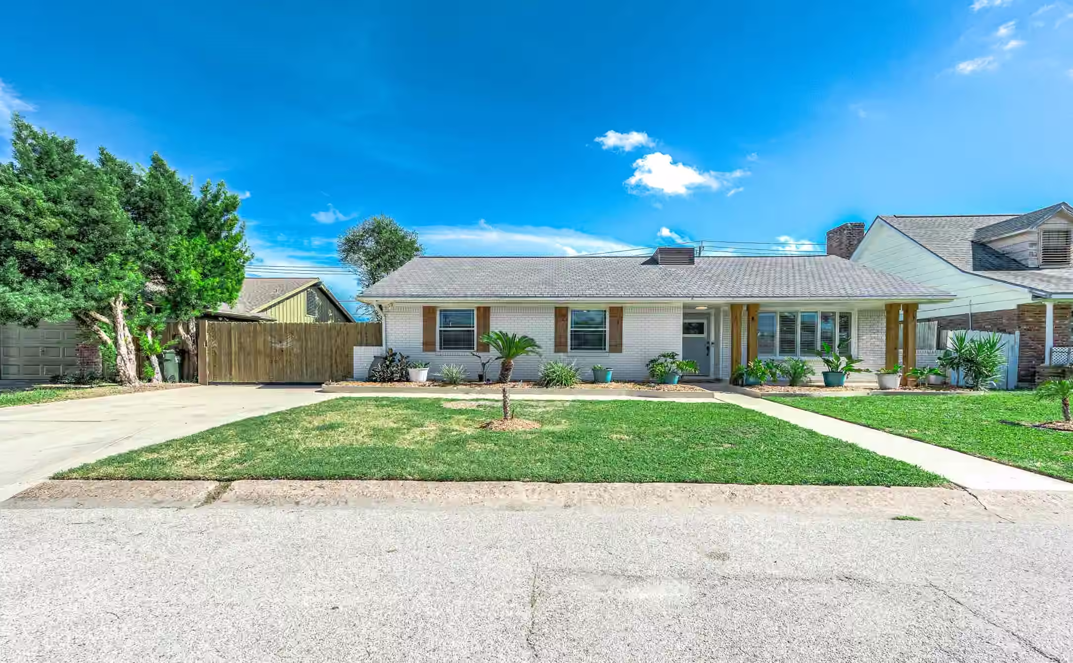Photo 6 of 6513 Golf Crest Drive, Galveston, TX
