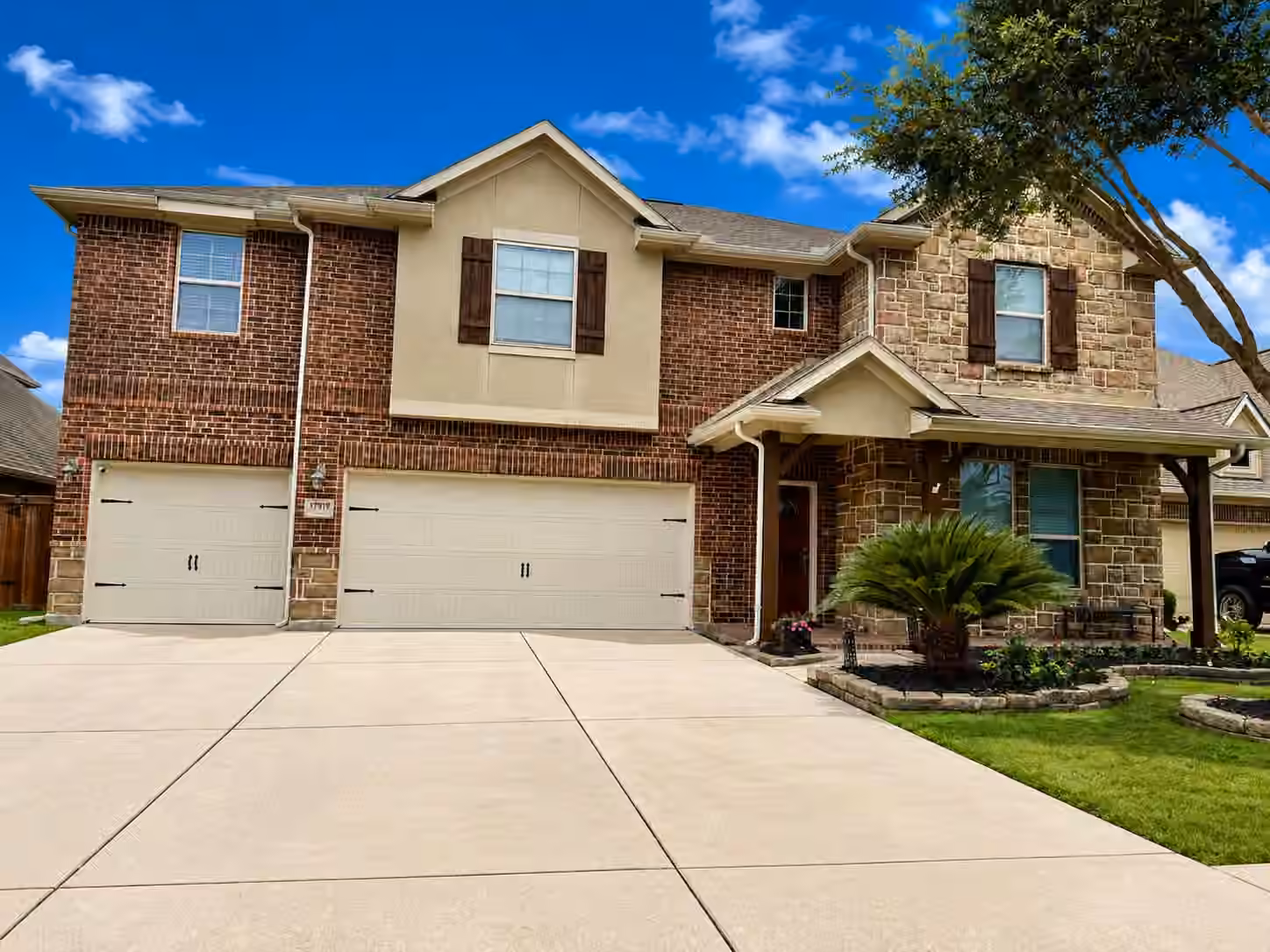 Photo 3 of 17919 Creek Bluff Lane, Cypress, TX