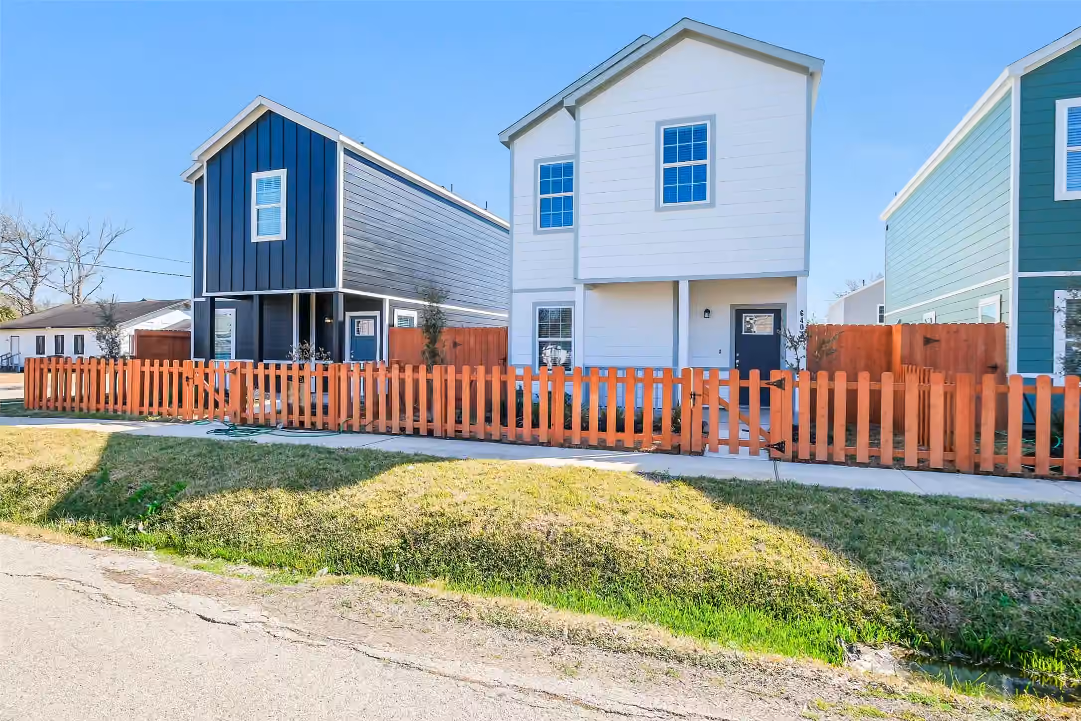 Photo 3 of 6407 Paris Street, Houston, TX