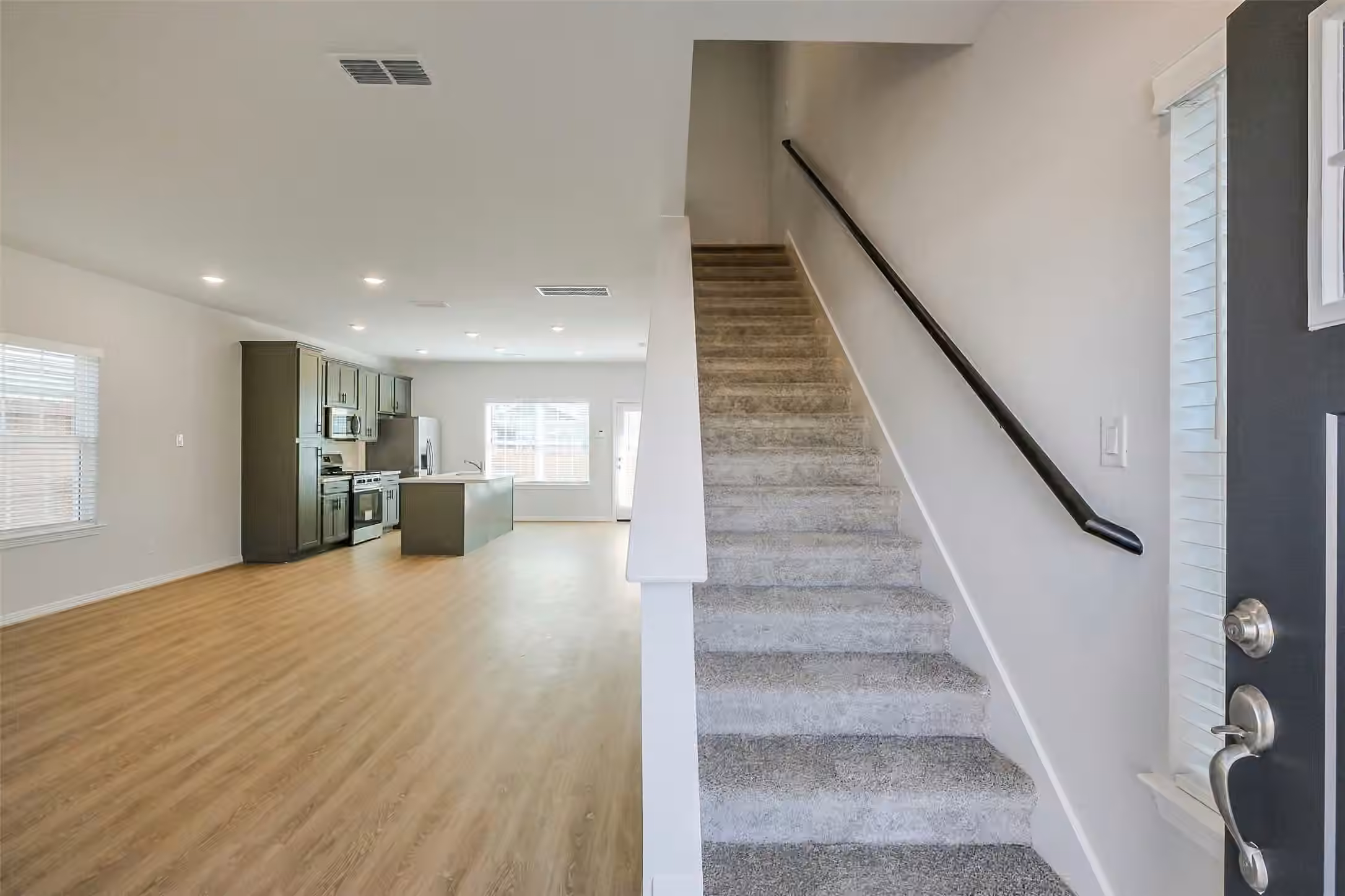 Photo 5 of 6407 Paris Street, Houston, TX