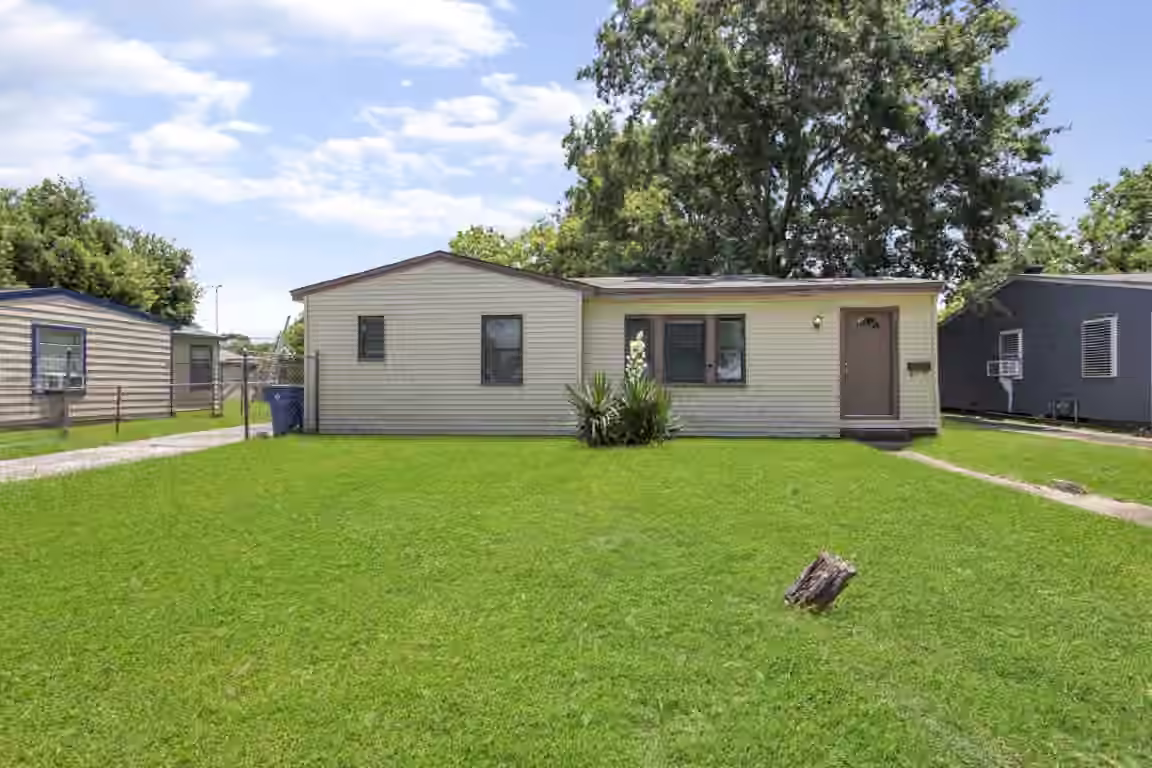 Photo of 1202 13th Street N, Texas City, TX 77590