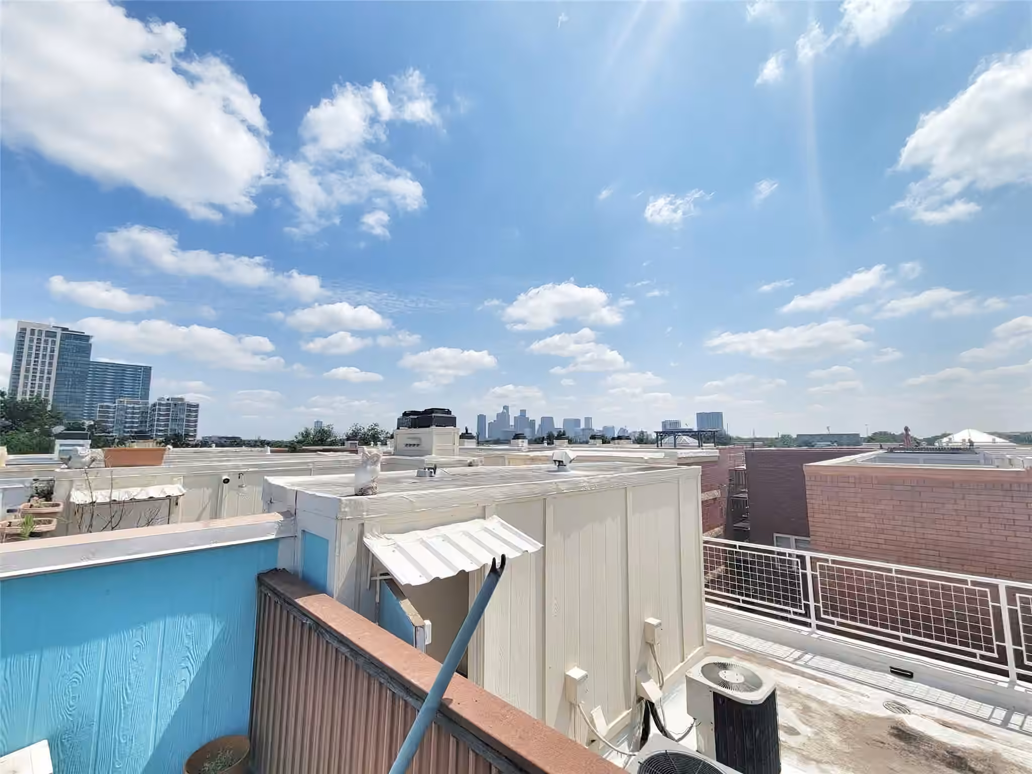 Photo 2 of 4004 Montrose Boulevard 17D, Houston, TX