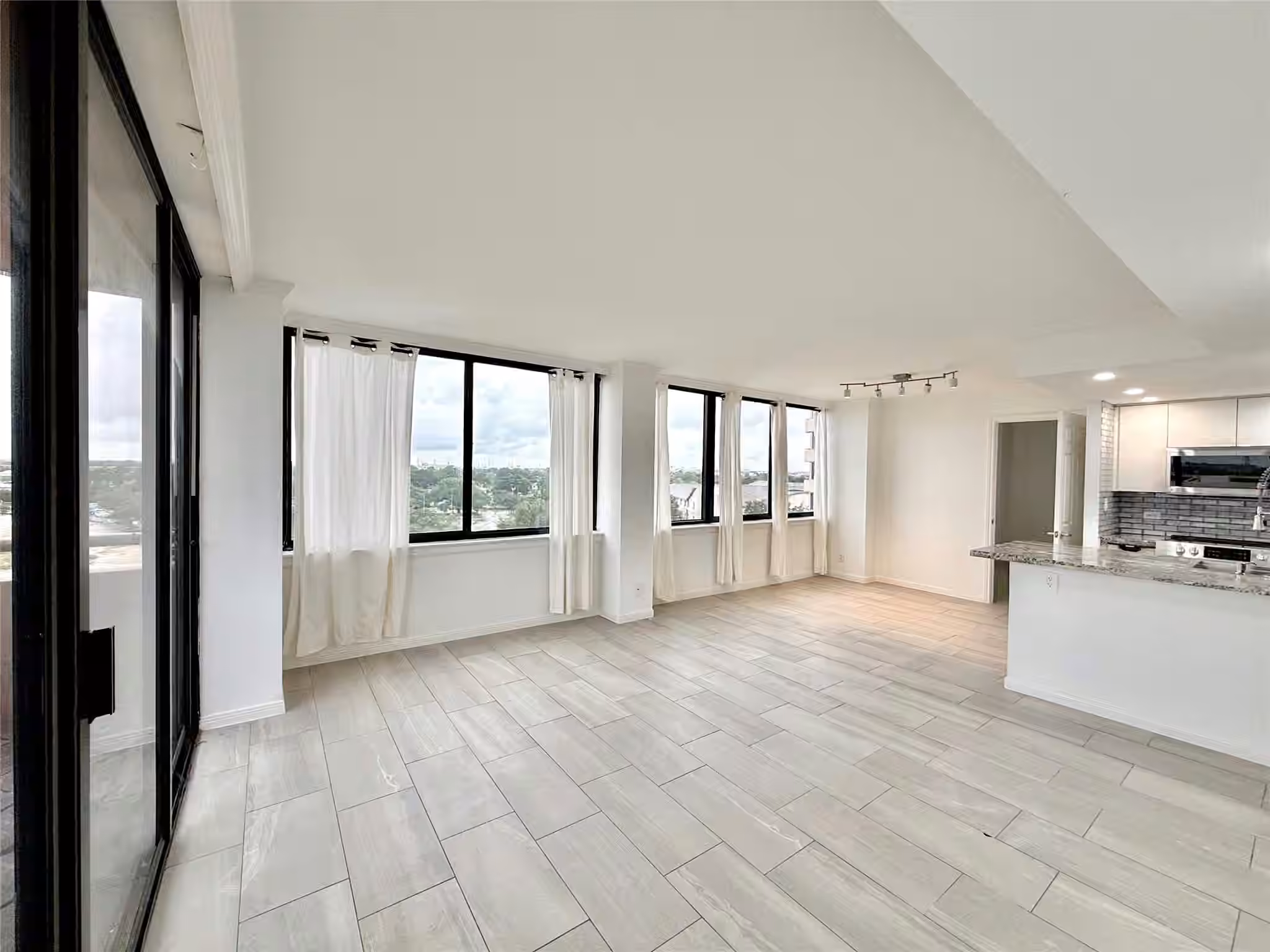 Photo 7 of 3525 Sage Road 703, Houston, TX