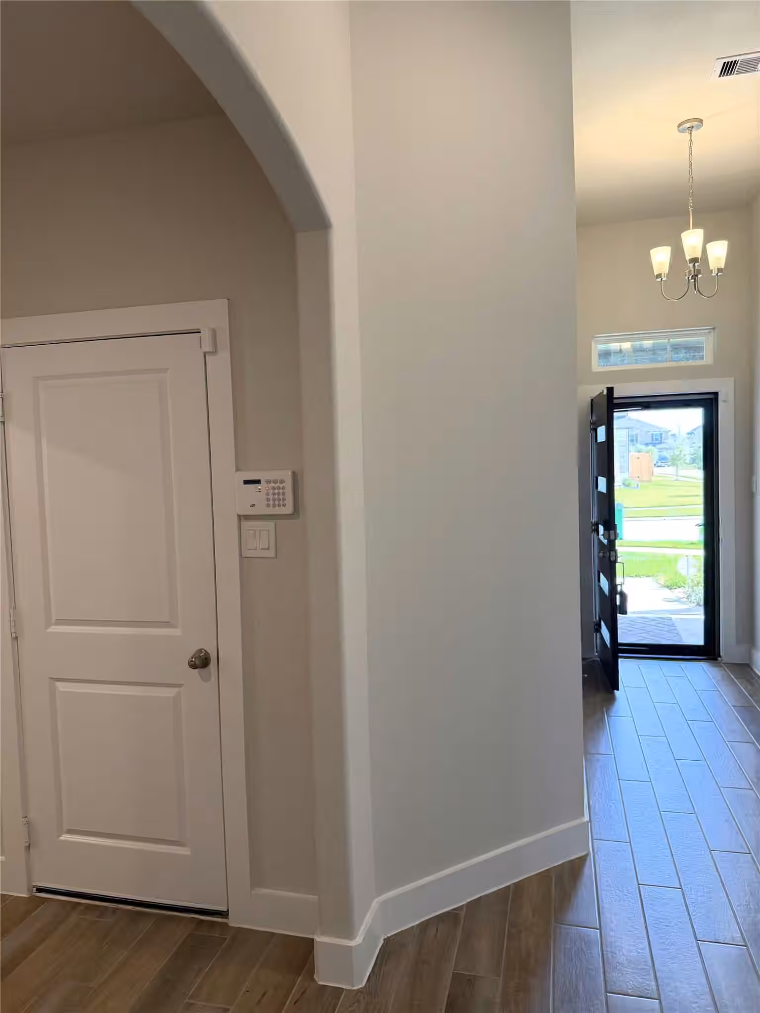Photo 5 of 2437 Fairway Harbor Drive, Katy, TX