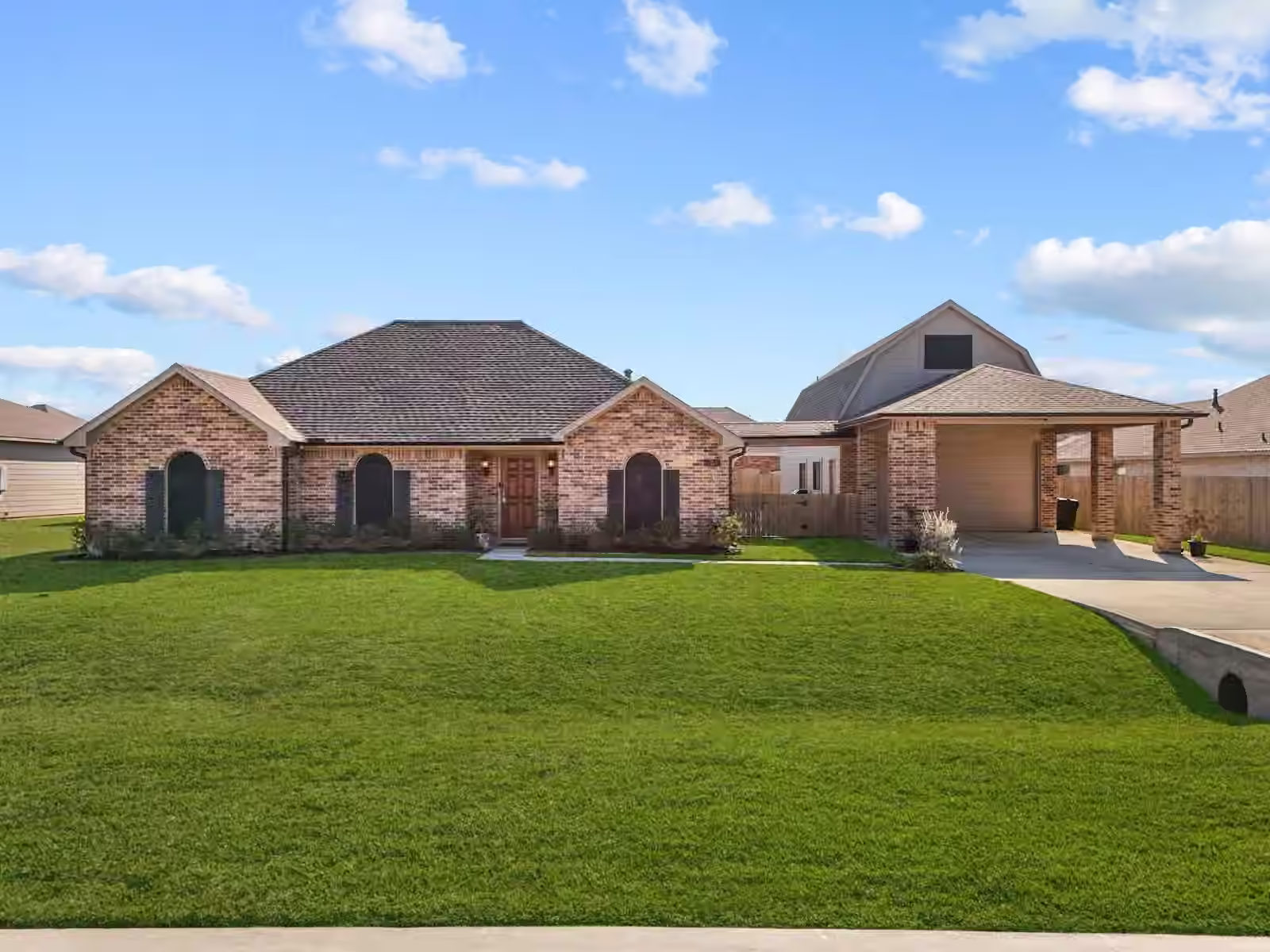 Photo of 2111 Gilbert Road, Dickinson, TX 77539