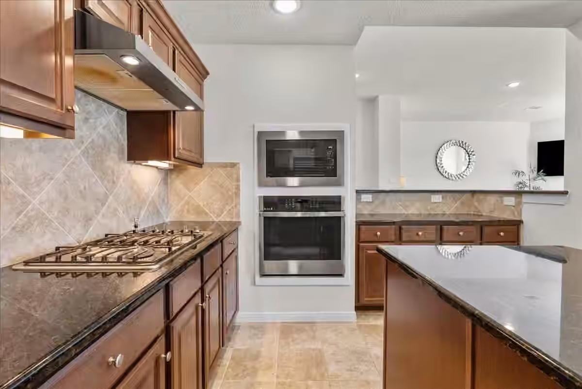 Photo 6 of 2111 Gilbert Road, Dickinson, TX