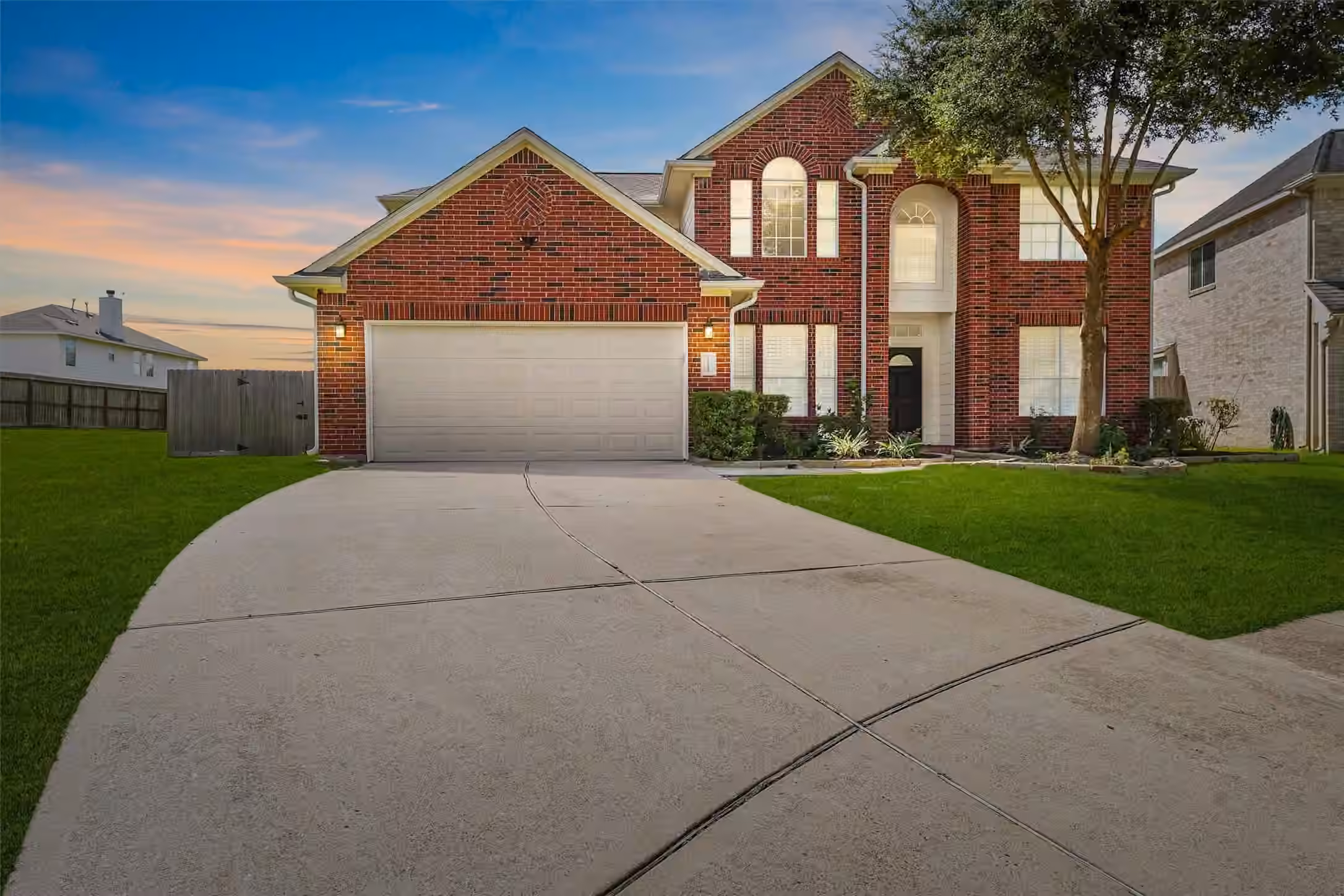 Photo of 2322 Meadow Briar Drive, Sugar Land, TX
