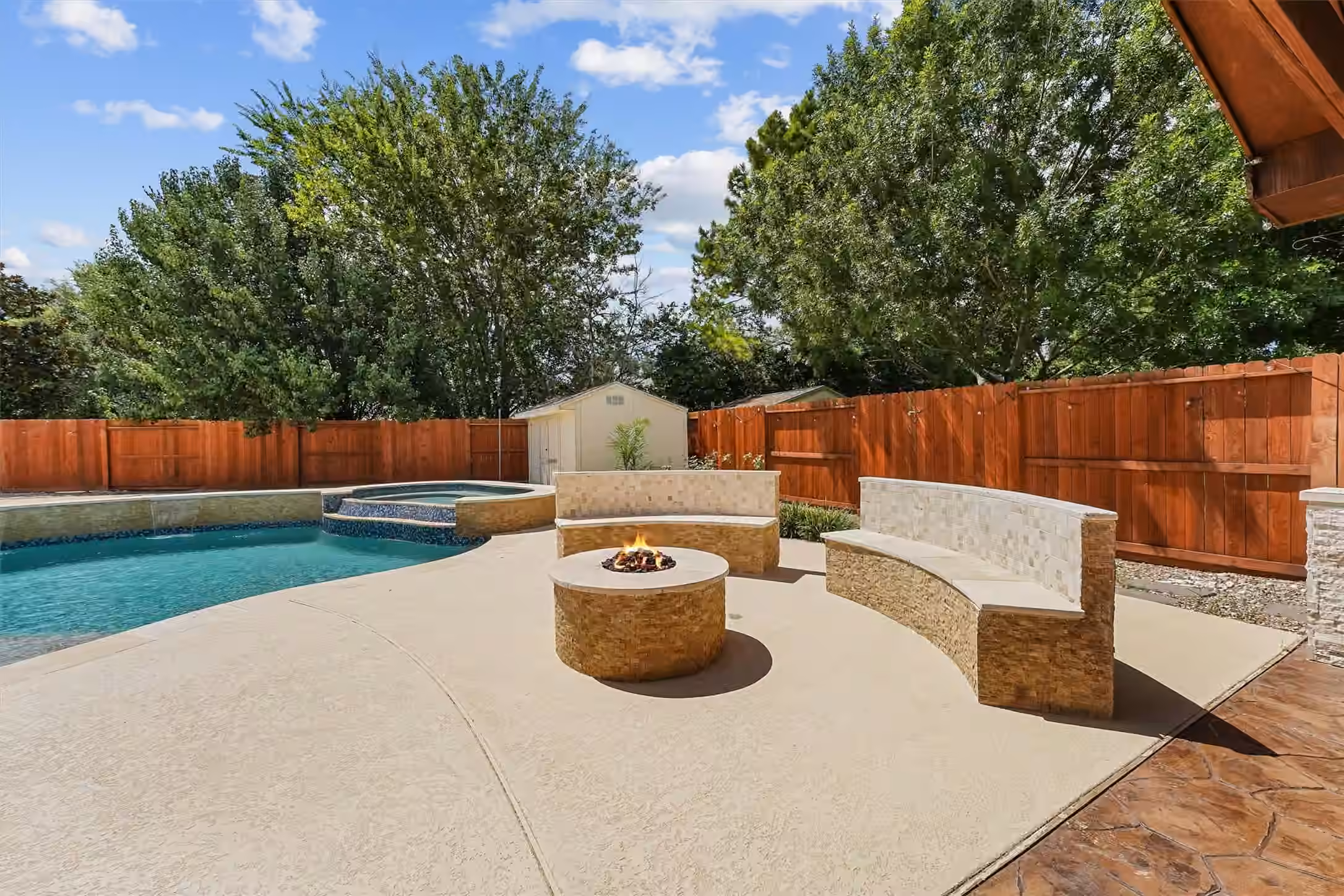 Photo 7 of 2322 Meadow Briar Drive, Sugar Land, TX