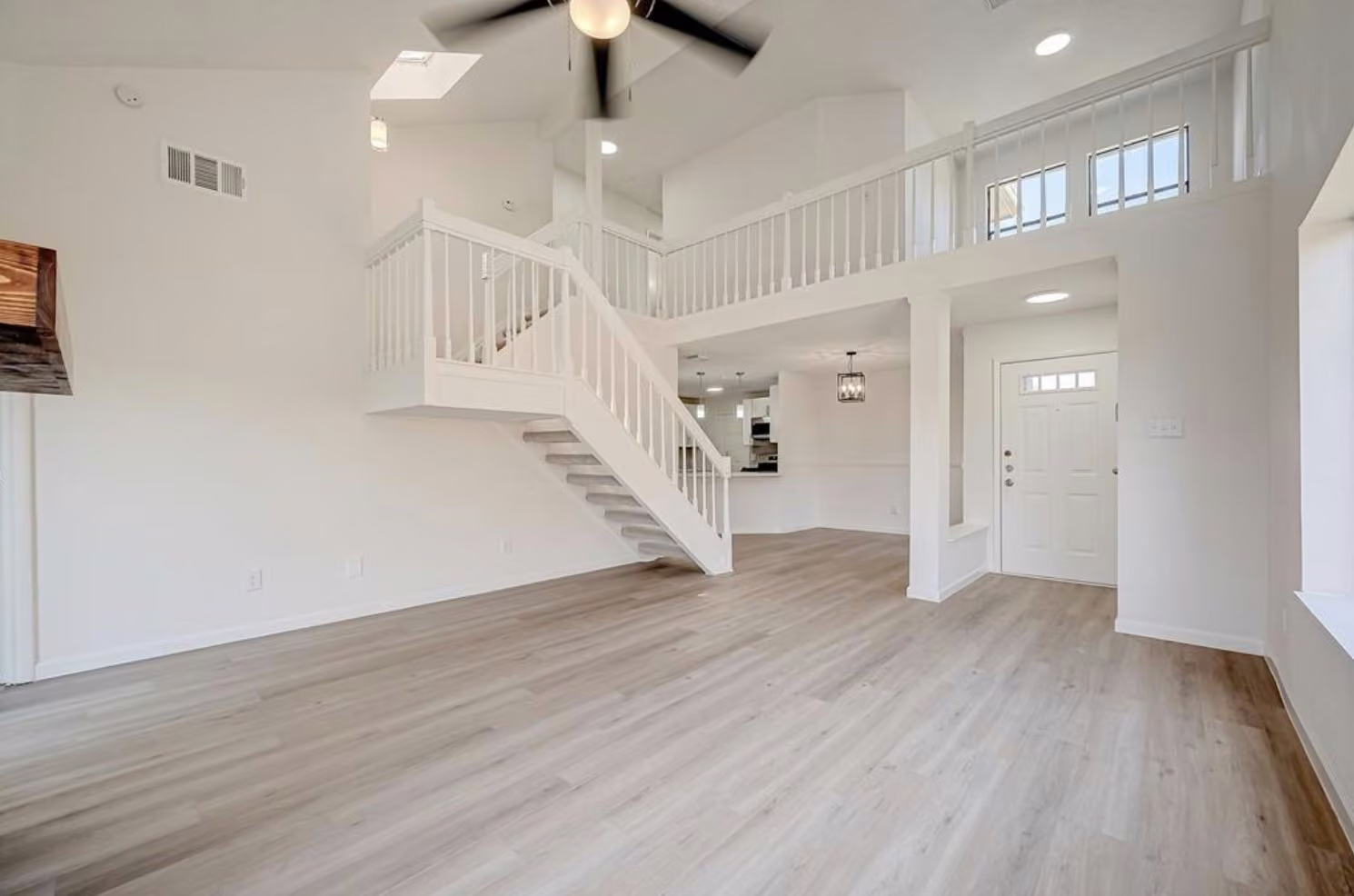 Photo 5 of 17047 Carbridge Drive, Houston, TX
