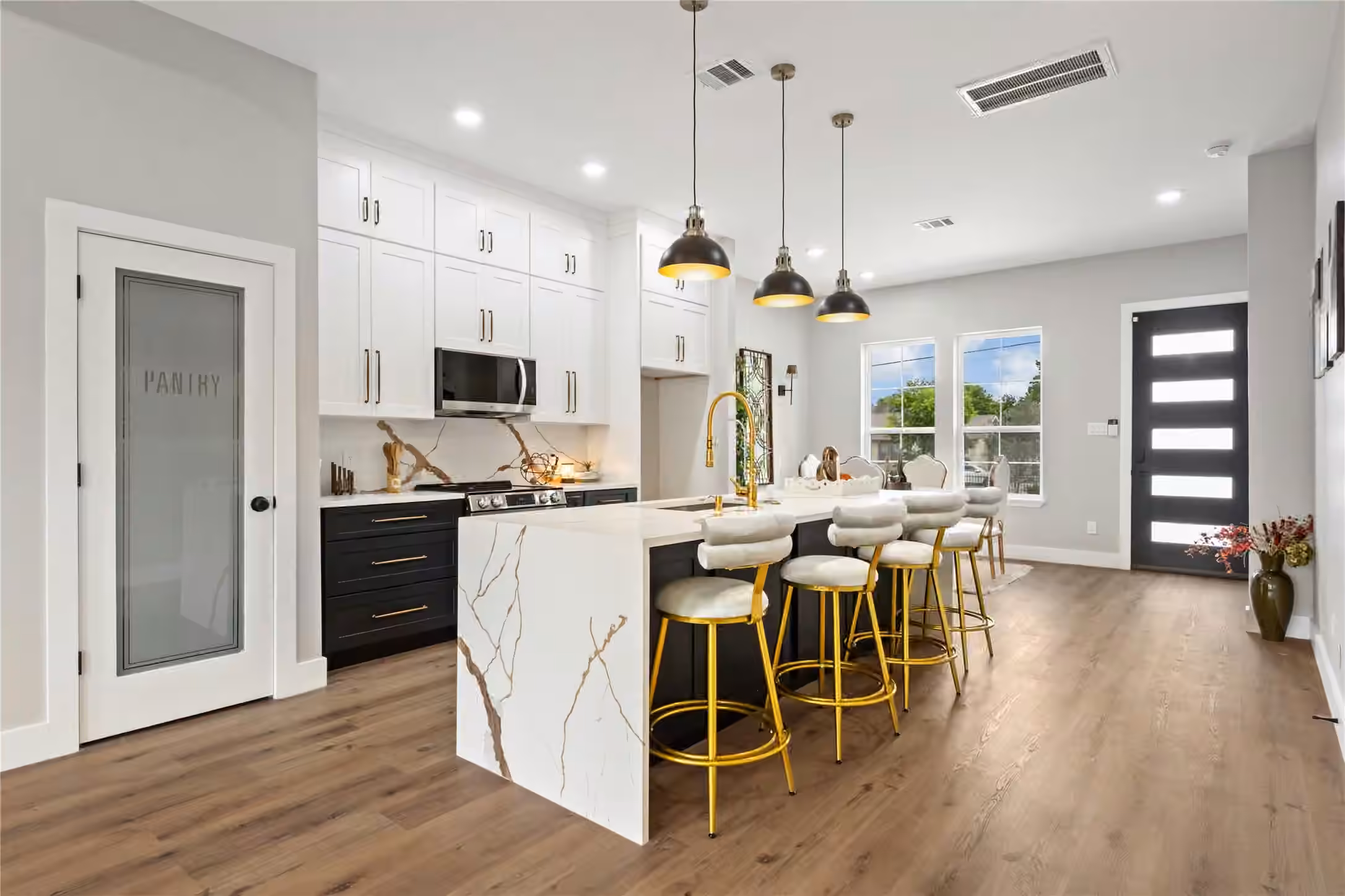 Photo 6 of 5947 Collingsworth Street, Houston, TX
