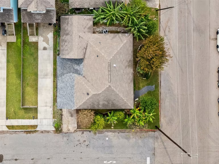 Photo 4 of 1602 55th Street, Galveston, TX