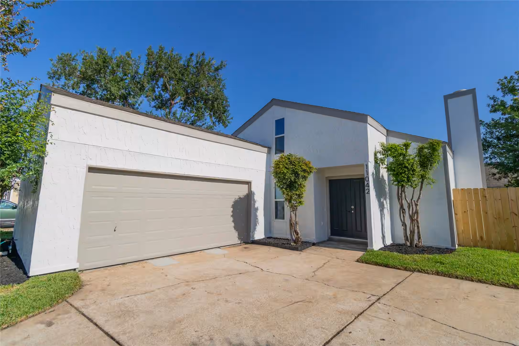 Photo 2 of 11042 Petworth Drive, Houston, TX