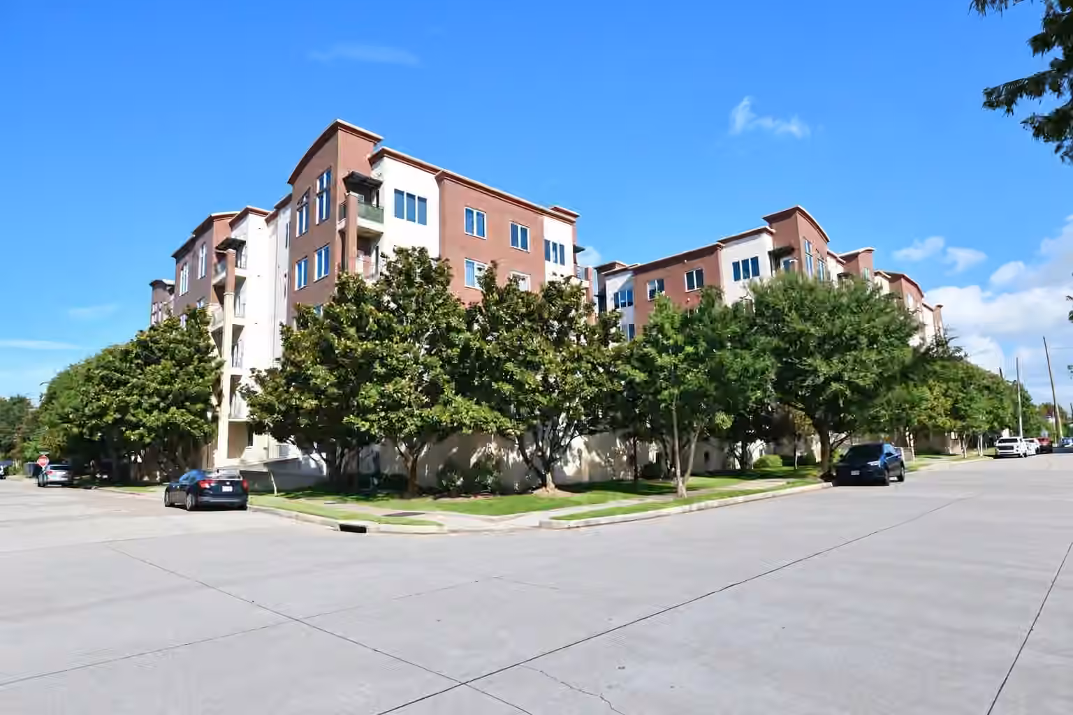 Photo 2 of 1900 Genesee Street 409, Houston, TX