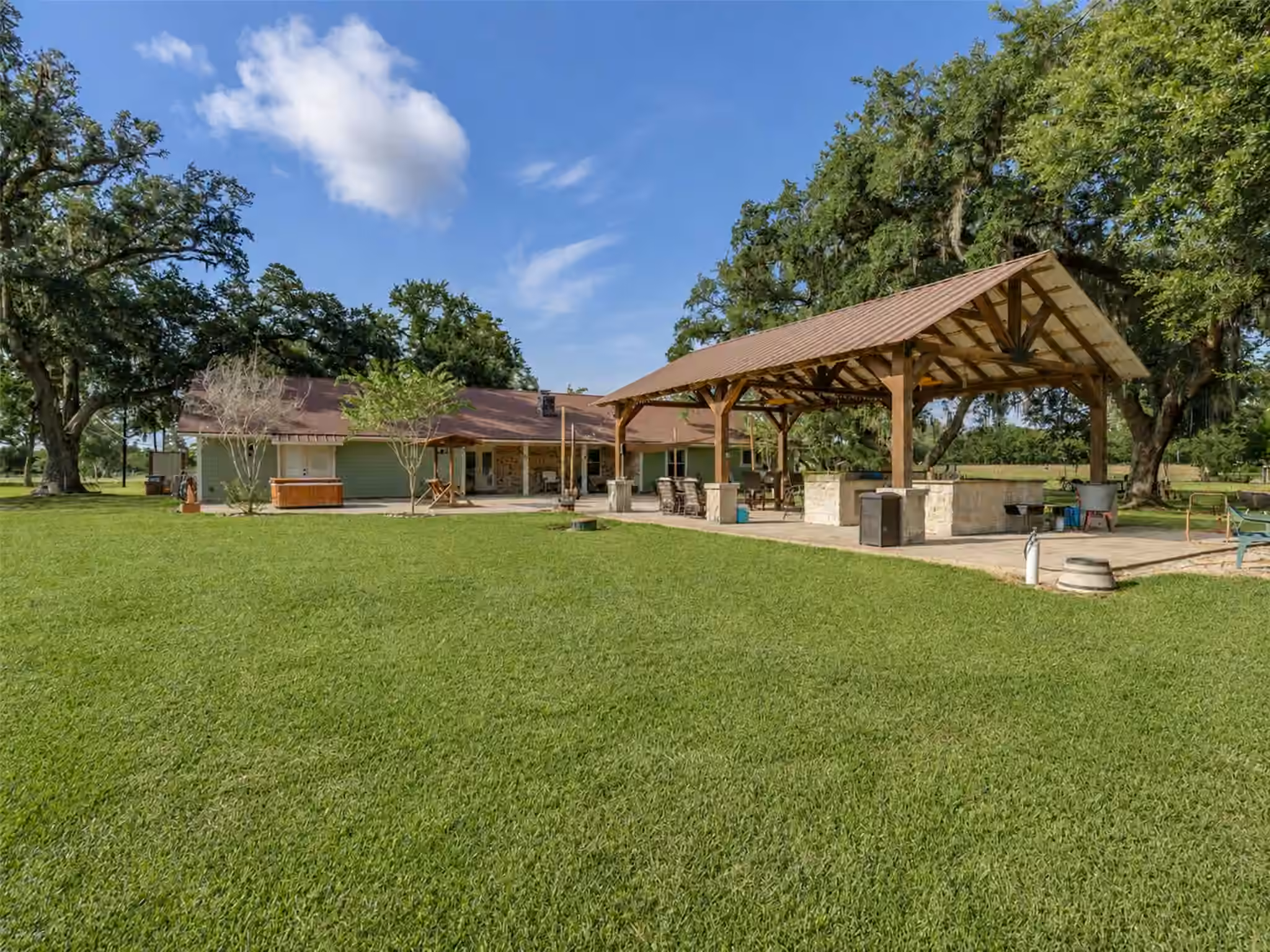 Photo 3 of 312 County Road 201, Angleton, TX
