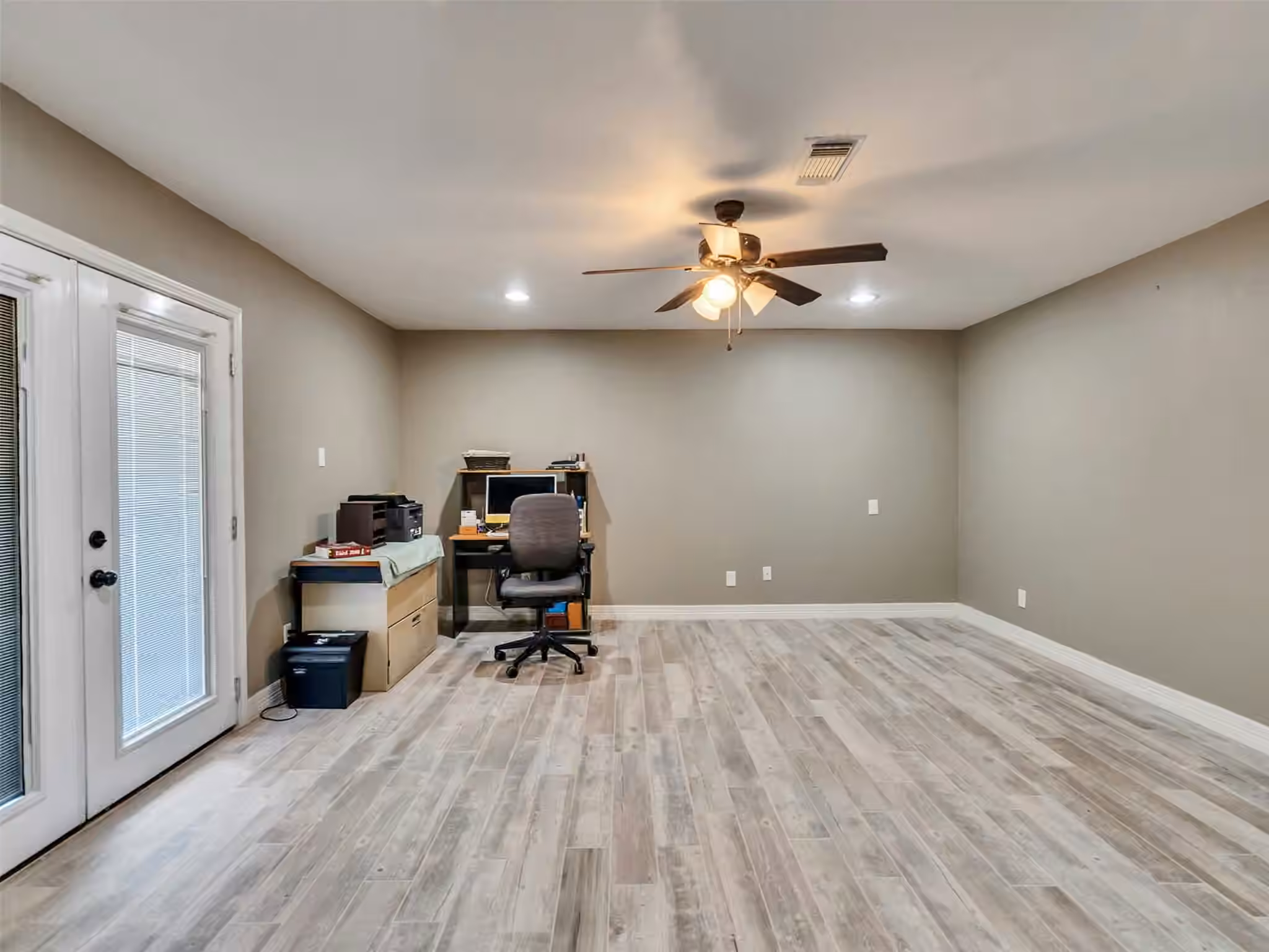 Photo 6 of 312 County Road 201, Angleton, TX