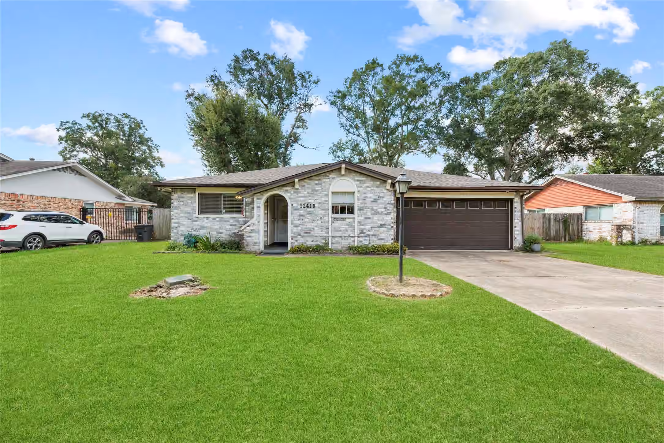 Photo 2 of 12419 Dermott Drive, Houston, TX
