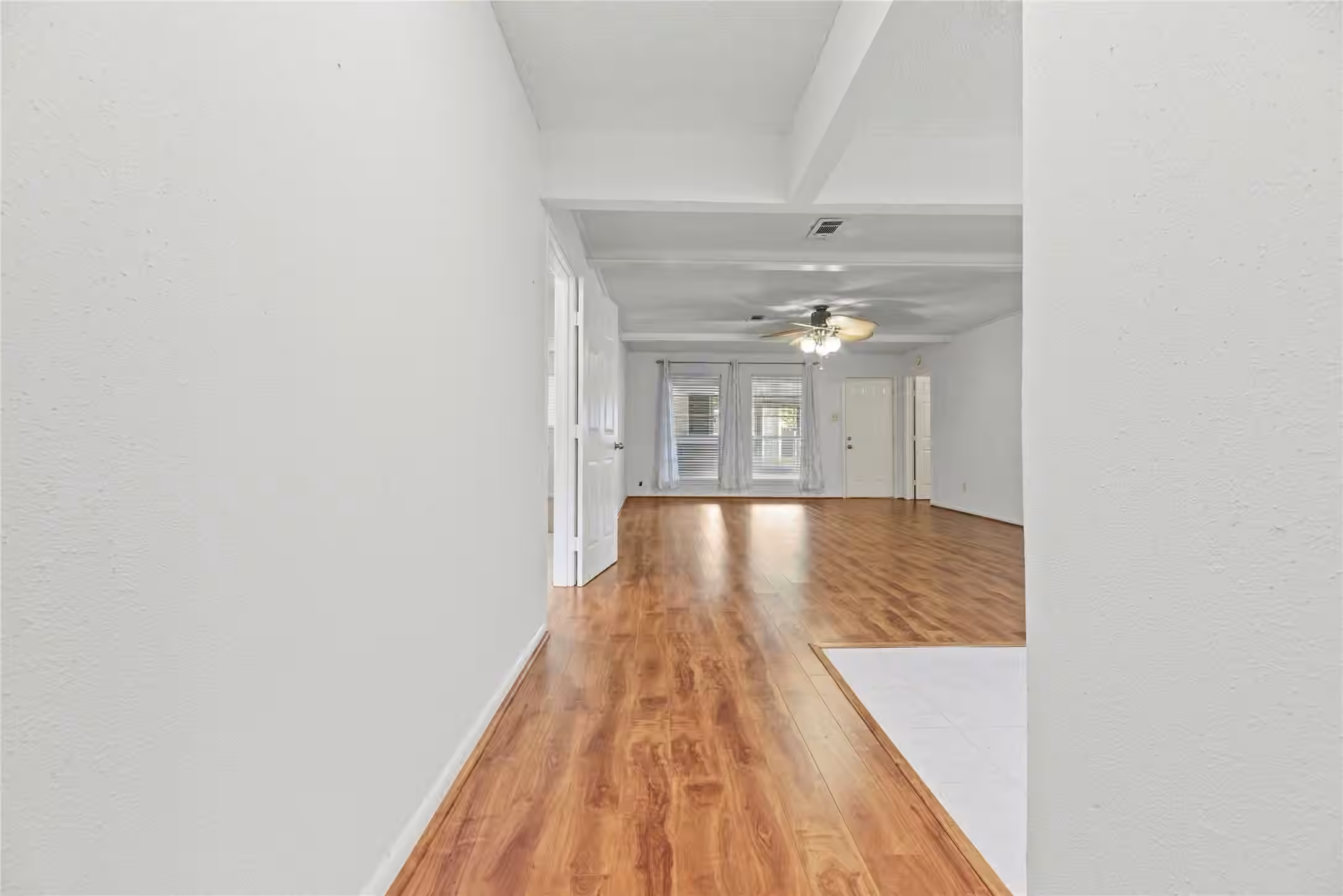 Photo 6 of 12419 Dermott Drive, Houston, TX